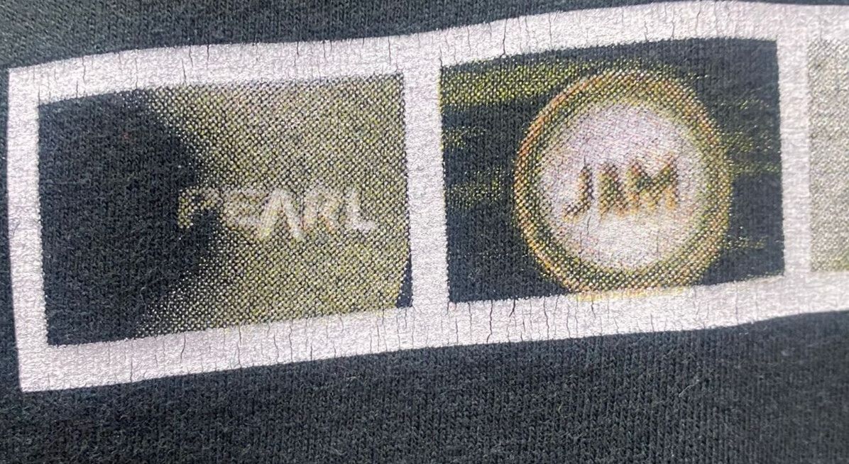 Vintage Vintage 90s Pearl Jam Grunge Band Tshirt Size US XL / EU 56 / 4 - 4 Thumbnail