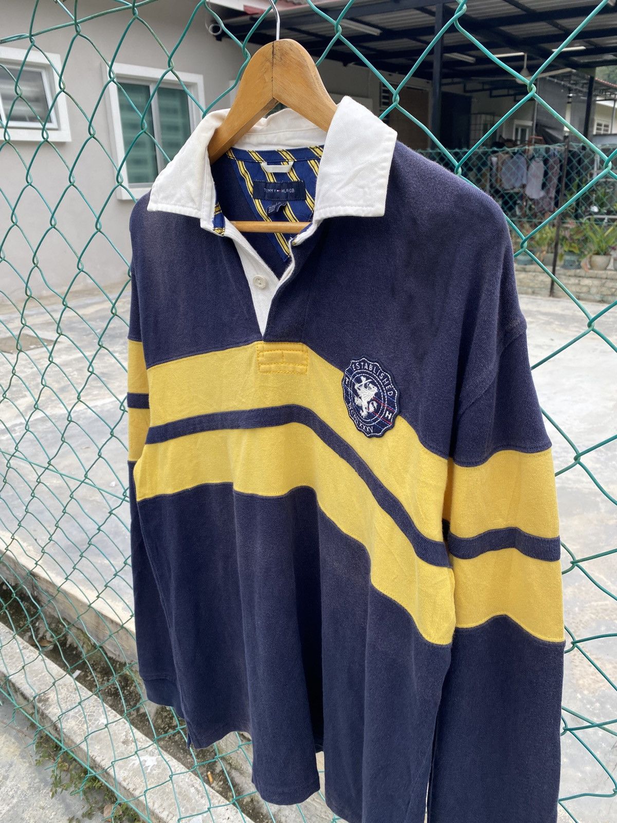 Tommy Hilfiger Vintage Tommy Hilfiger sun faded polo rugby Size US L / EU 52-54 / 3 - 3 Thumbnail
