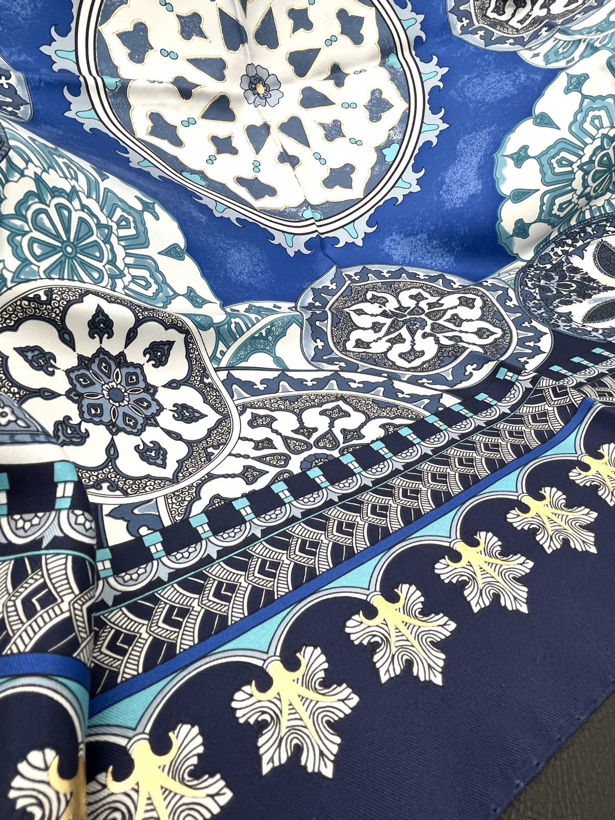 Other VAKKO 100% Silk Geometric Scarf Turkey 34x34 Blue Tile Size ONE SIZE - 4 Thumbnail