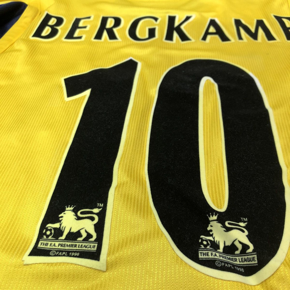Nike Arsenal 99/00 away shirt #10 Bergkamp Size US S / EU 44-46 / 1 - 6 Thumbnail