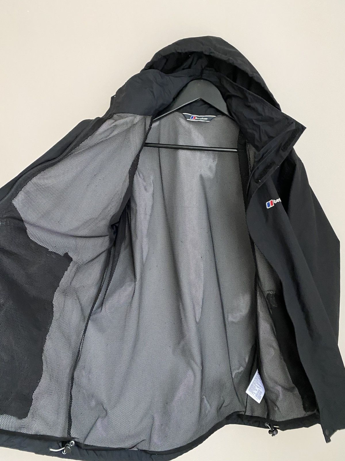 Berghaus Berghaus men's windbreaker jacket Size US L / EU 52-54 / 3 - 3 Thumbnail