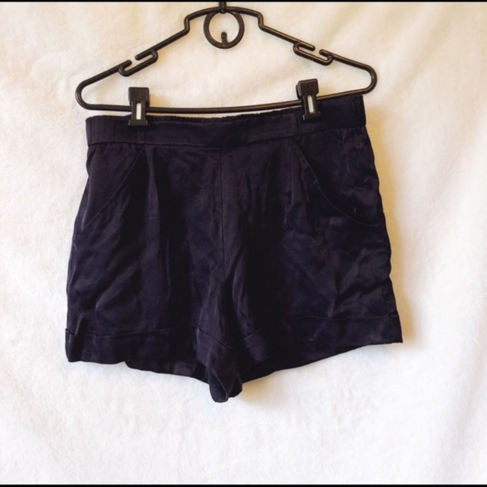 Loft LOFT Comfy Satin Shorts Size 27" / US 4 / IT 40 - 2 Thumbnail