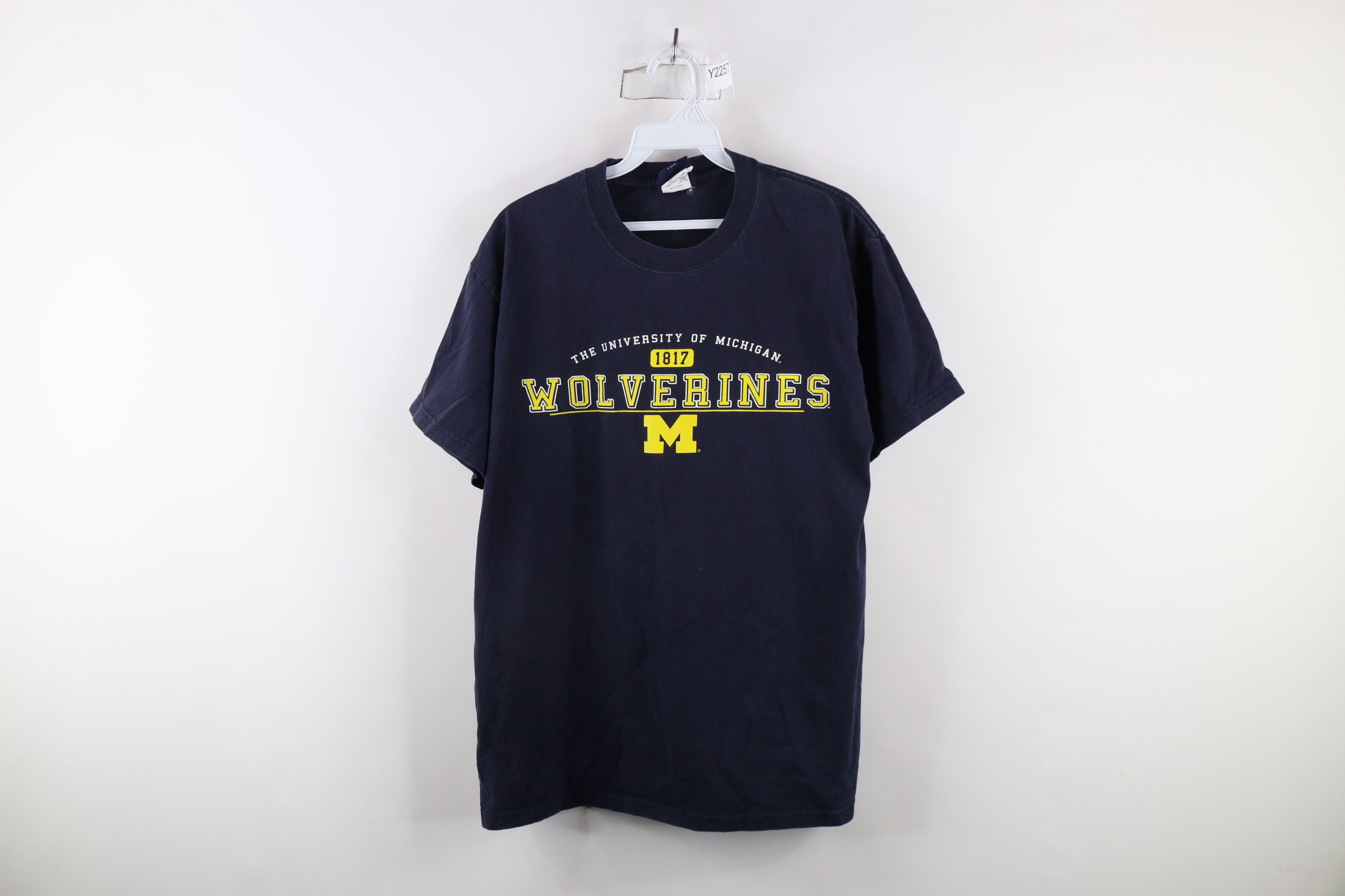 Vintage Vintage 90s Spell Out University of Michigan T-Shirt Blue Size US M / EU 48-50 / 2 - 1 Thumbnail