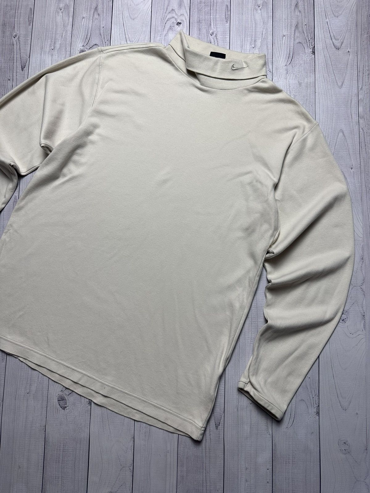Vintage Vintage Nike Turtleneck logo size M Beige Size US M / EU 48-50 / 2 - 2 Thumbnail