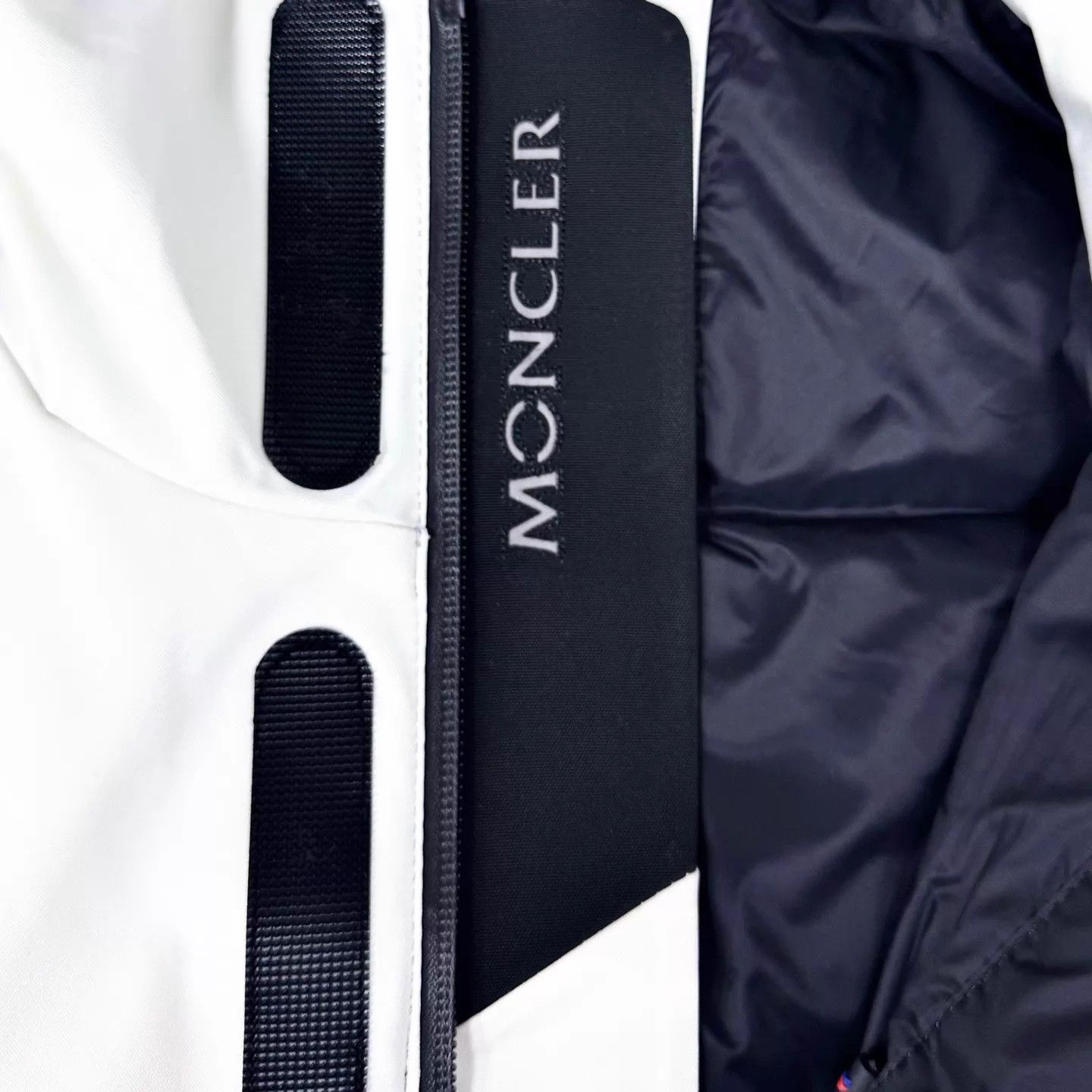 Moncler Moncler Ski Off-White Tech Puffer Jacket Unisex Size 1 Size US S / EU 44-46 / 1 - 4 Thumbnail