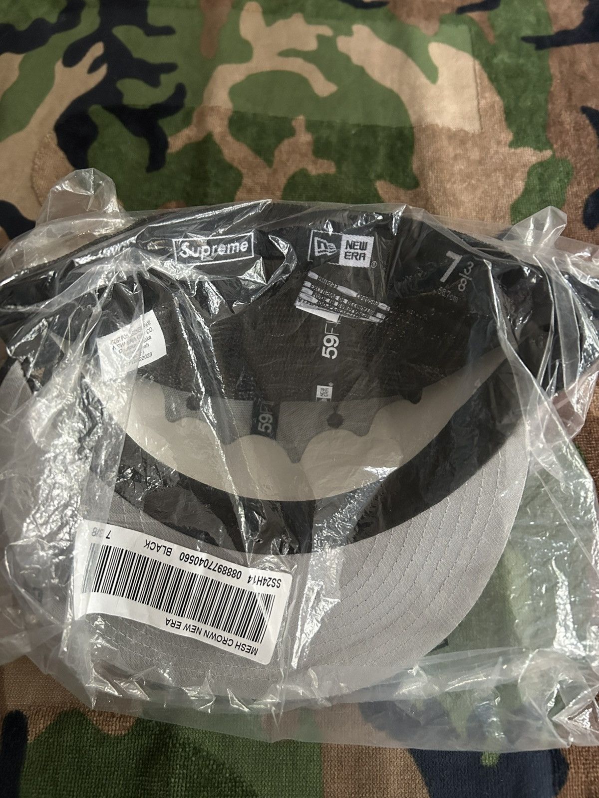 New Era × Supreme Supreme Mesh Crown New Era Fitted Hat Black 7 3/8 SS24 Size ONE SIZE - 9 Thumbnail
