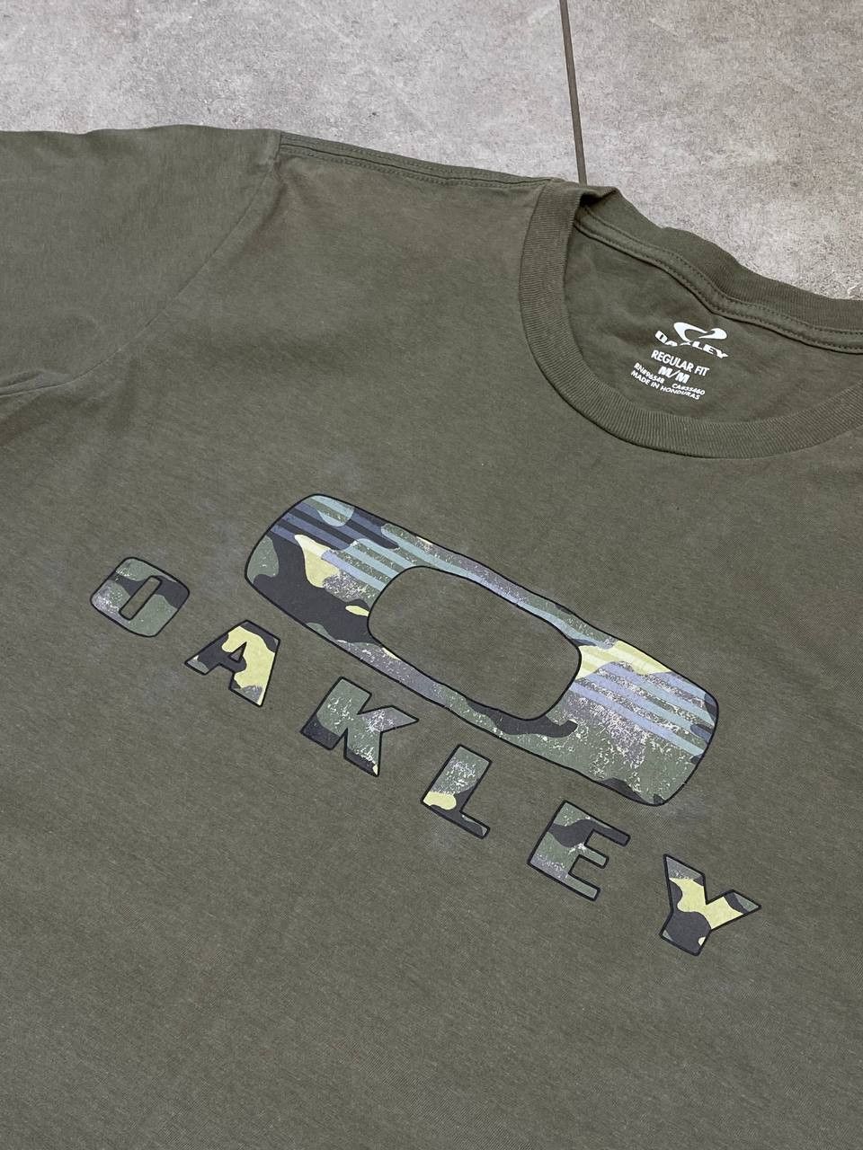 Oakley Oakley Big Camo Logo Regular Fit T-Shirt Size US M / EU 48-50 / 2 - 7 Thumbnail