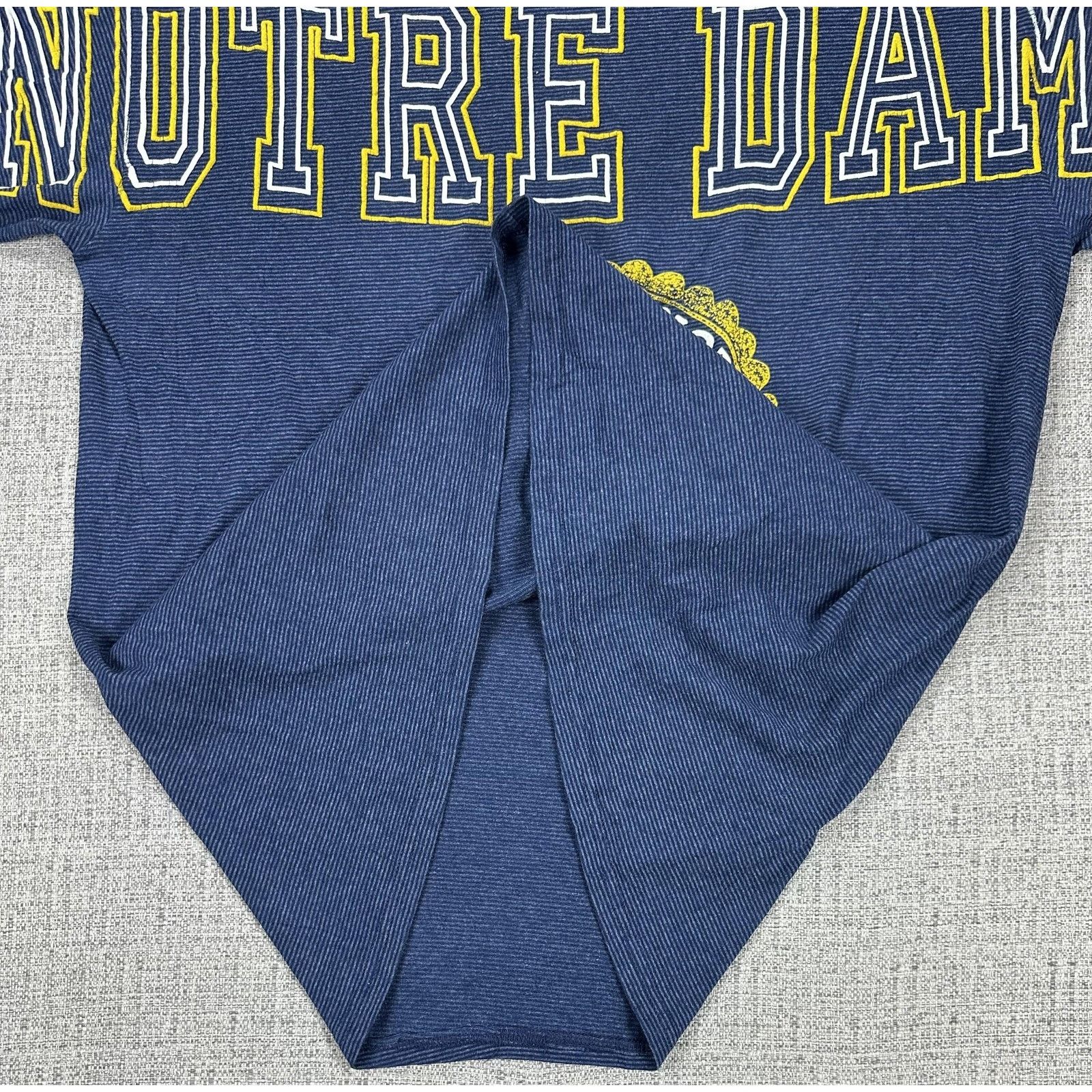 Other Notre Dame Fighting Irish Shirt Sz XL Chest Spell Out Crest Size US XL / EU 56 / 4 - 5 Thumbnail