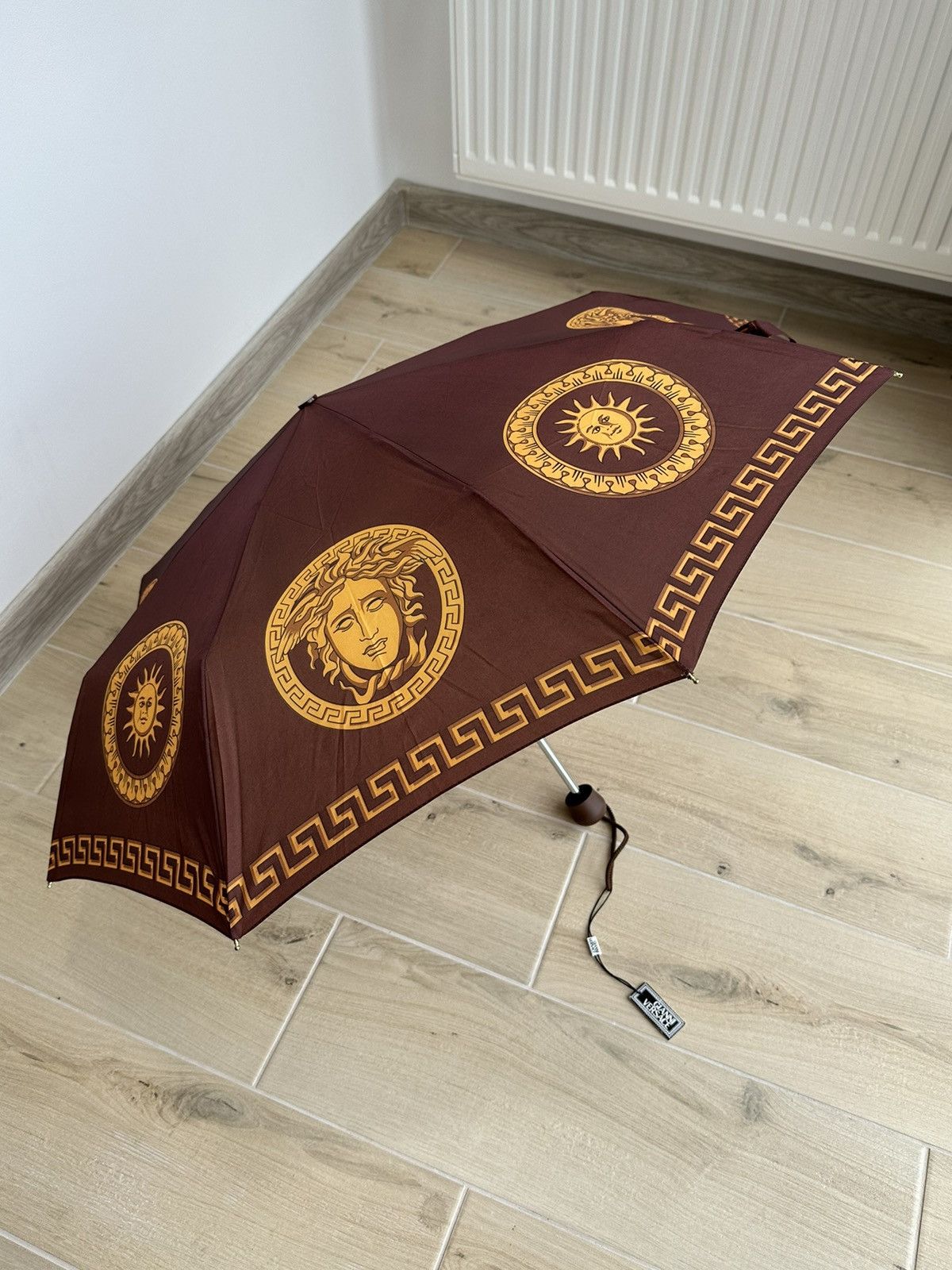 Versace NEW Vintage Versace Medusa Umbrella Brown / Gold 90’s Size ONE SIZE - 1 Thumbnail