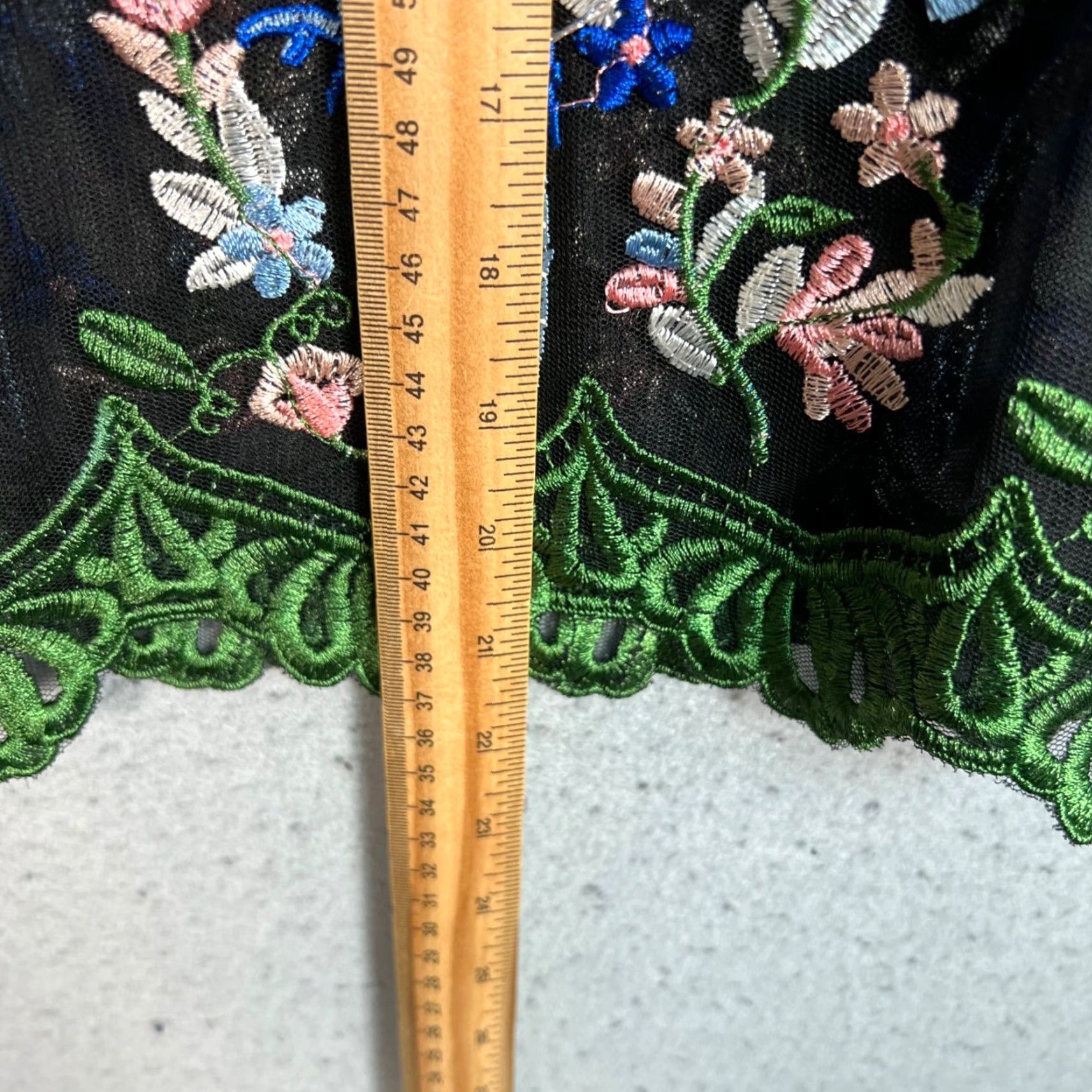 Topshop Topshop Women Blouse Size 8 Black Floral Embroidered W/ Lace Hem 3/4 Sleeves Sheer Size M / US 6-8 / IT 42-44 - 7 Thumbnail