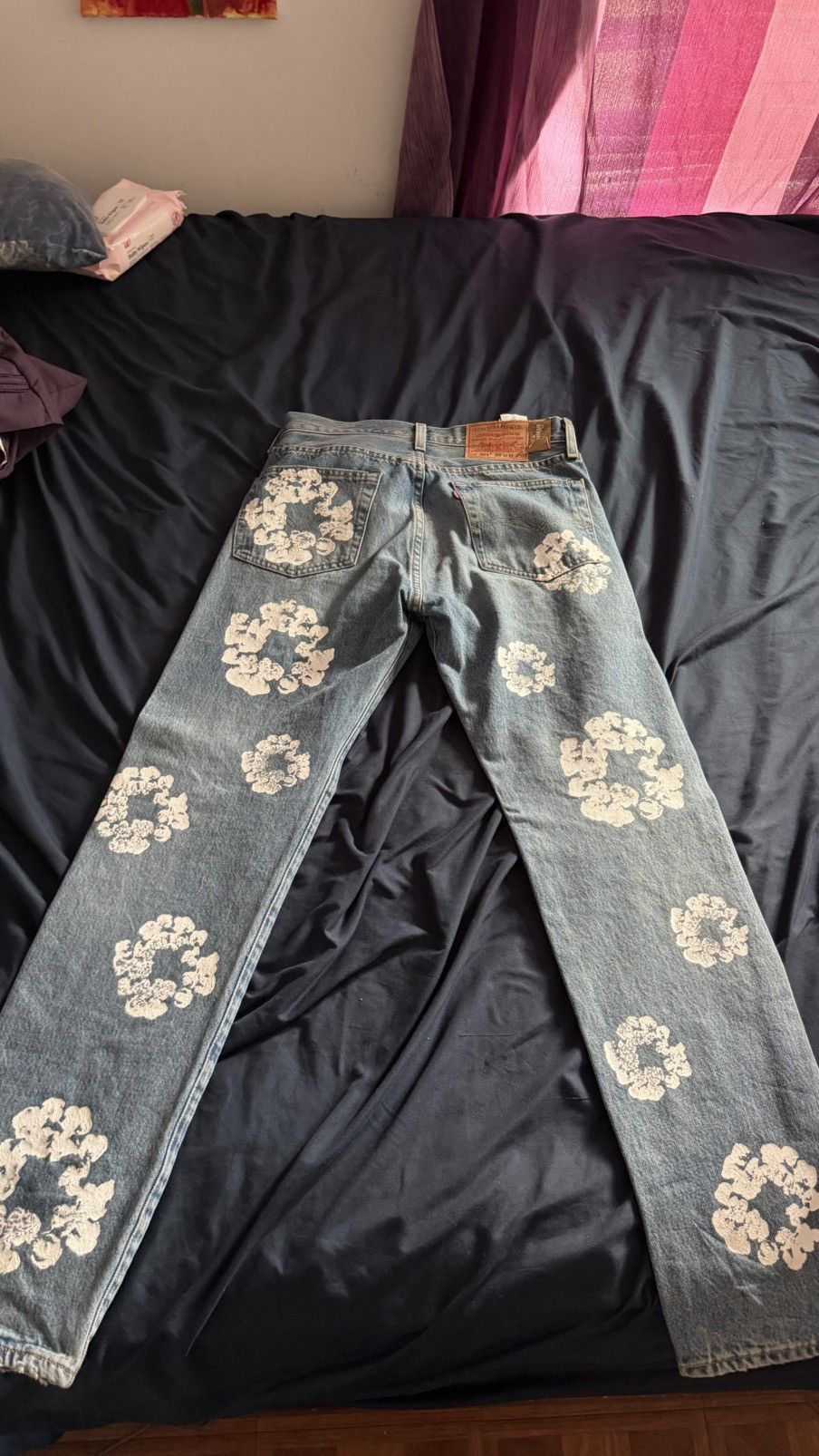DENIM TEARS Levi’s X Denim Tears 501 The Cotton Wreath Jean Light Wash Size US 31 - 3 Thumbnail