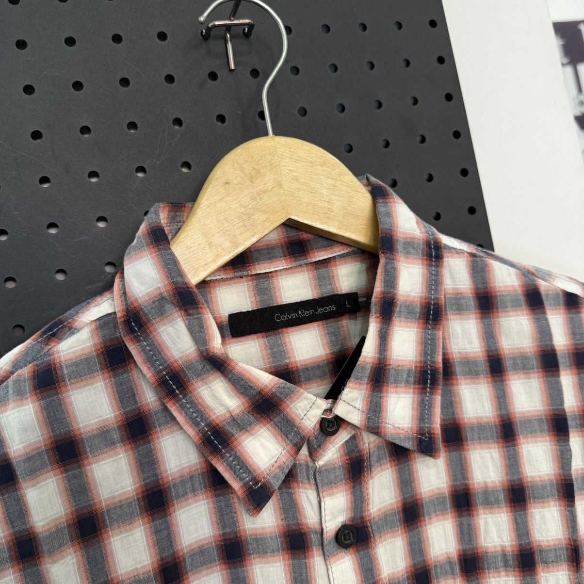 Calvin Klein Calvin Klein black tag plaid button up shirt Size US L / EU 52-54 / 3 - 3 Thumbnail