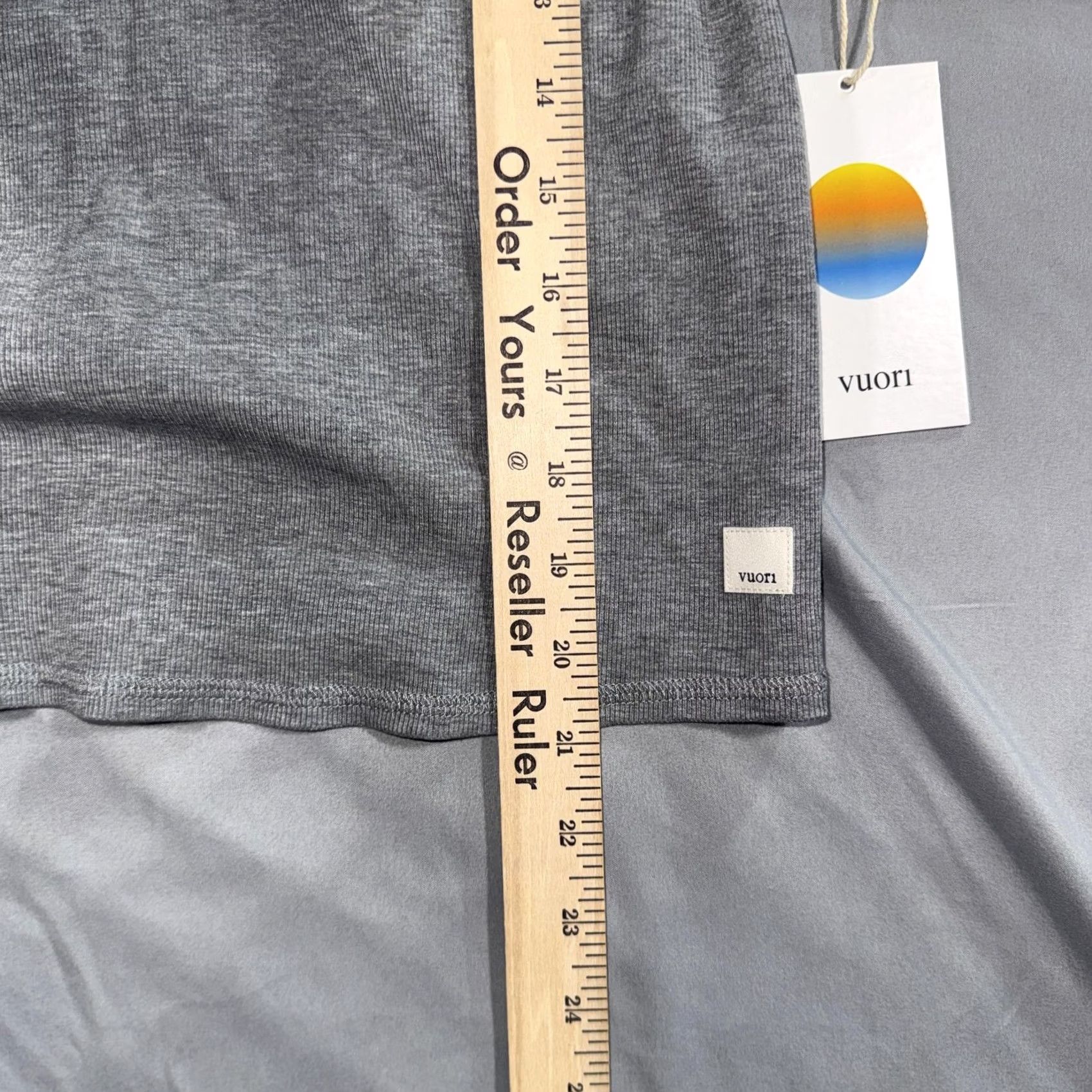 Vuori Vuori Shirt Womens XL Gray Cropped Short Sleeve Crewneck Athletic Tee Top Size XL / US 12-14 / IT 48-50 - 6 Thumbnail