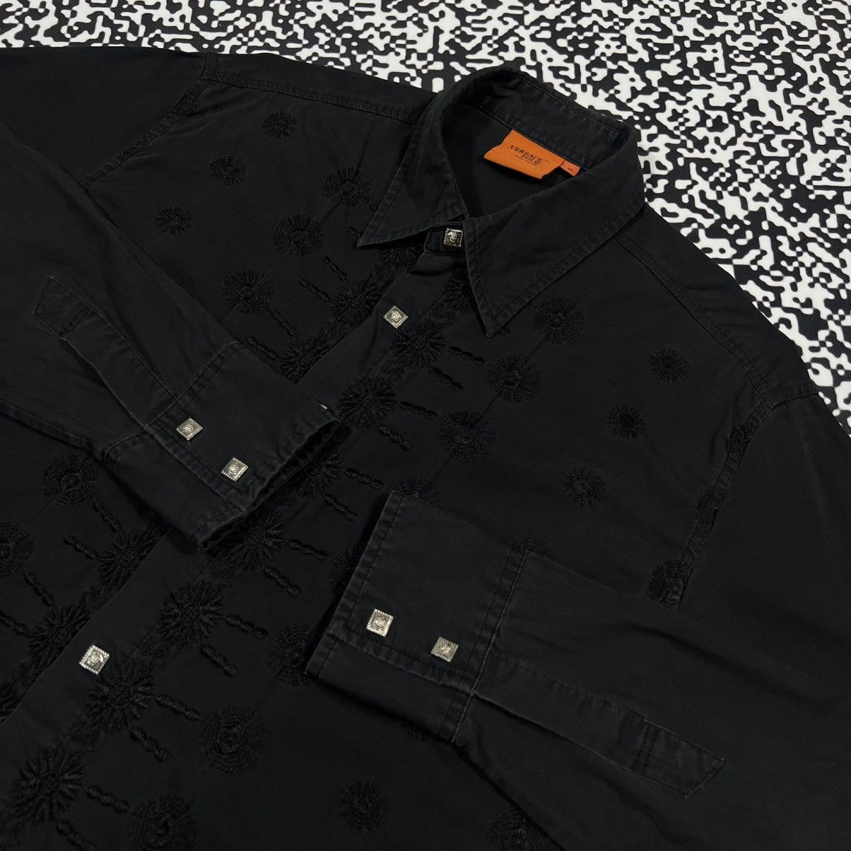 Versace RARE VERSACE DOLM Y2K Vintage Monogram Faded Luxury Shirt Size US XL / EU 56 / 4 - 6 Thumbnail