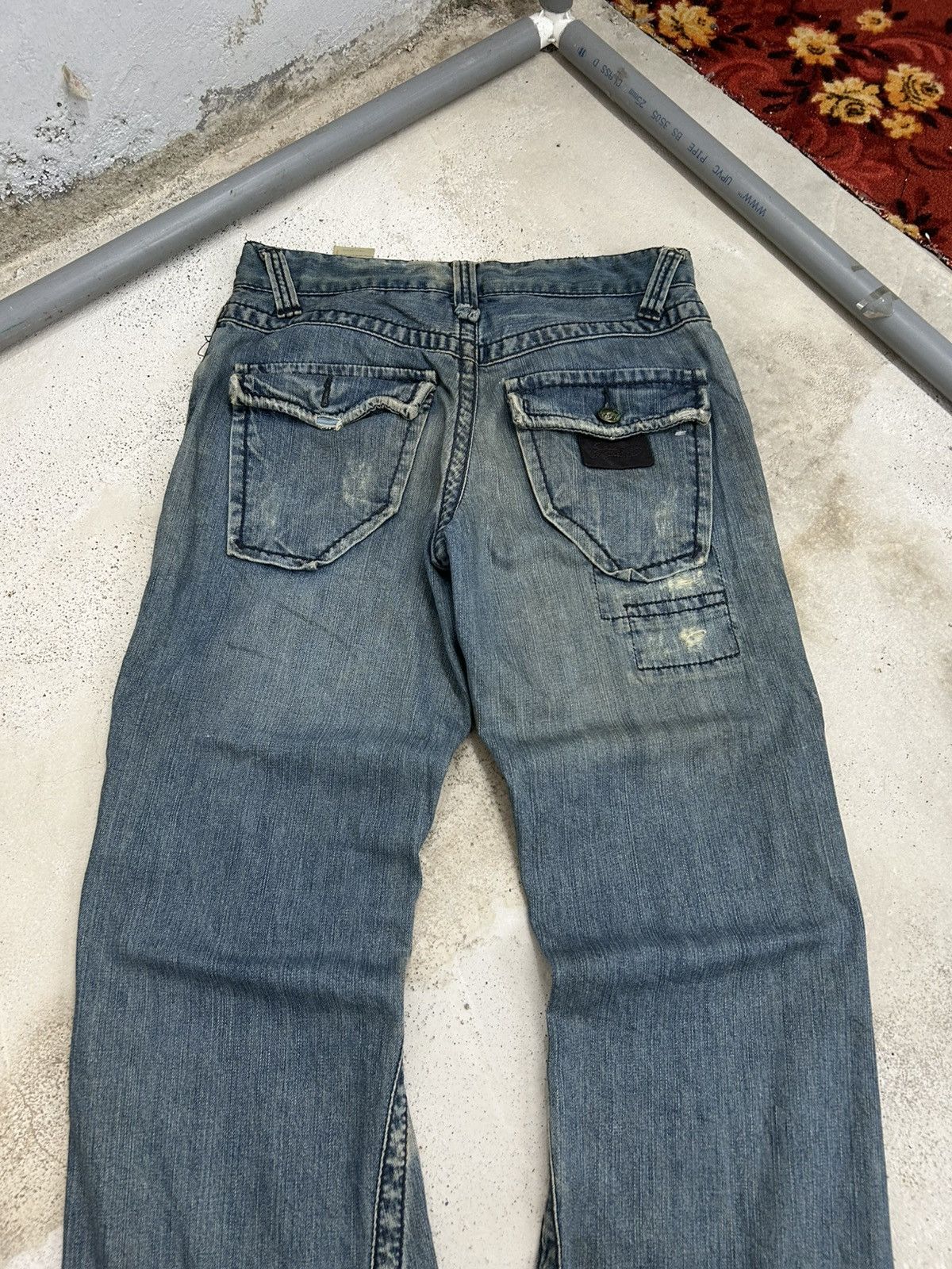 Le Grande Bleu (L.G.B.) Vintage Flare Stitch’s Tailored Denim Japan Uroboro Dirty Size US 32 / EU 48 - 13 Thumbnail