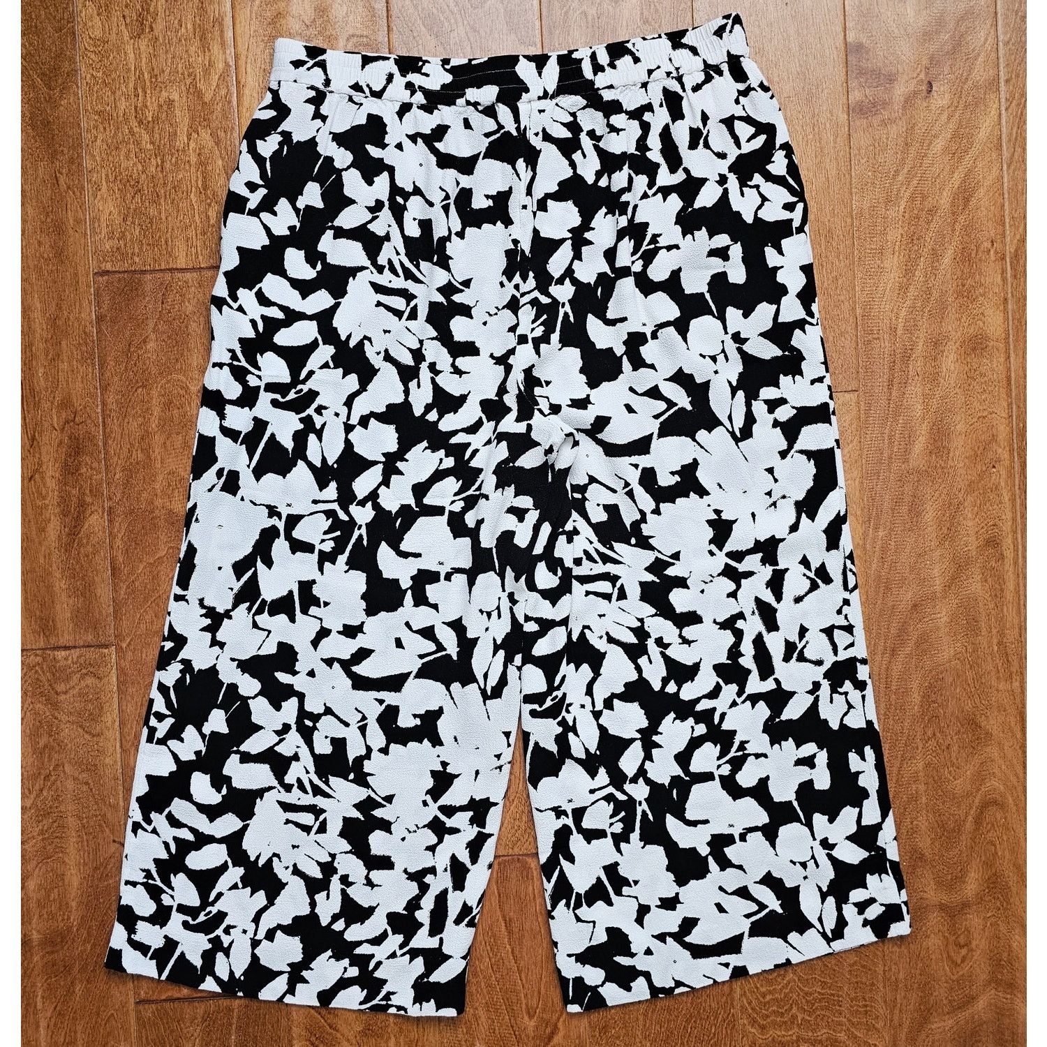 Kate Spade EUC Kate Spade Synna Leaf Wide Leg B/W Cropped Ankle Pants M Size 30" / US 8 / IT 44 - 3 Thumbnail