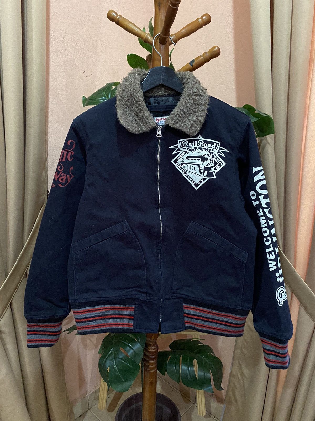 Other GROOVERS CENTRAL VERMONT RAILROAD FAUX FUR COLLAR BOMBER Size US M / EU 48-50 / 2 - 2 Thumbnail