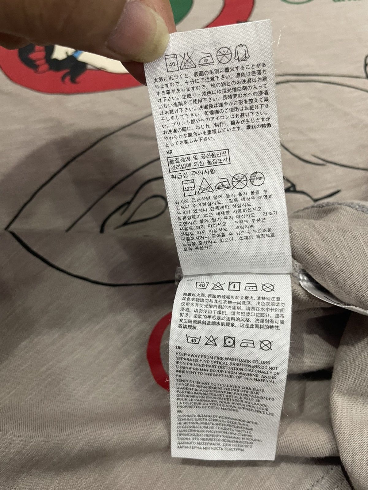 Disney UNIQLO UNDERCOVER x DISNEY SNOW WHITE WOMEN TSHIRT Size US L / EU 52-54 / 3 - 10 Thumbnail