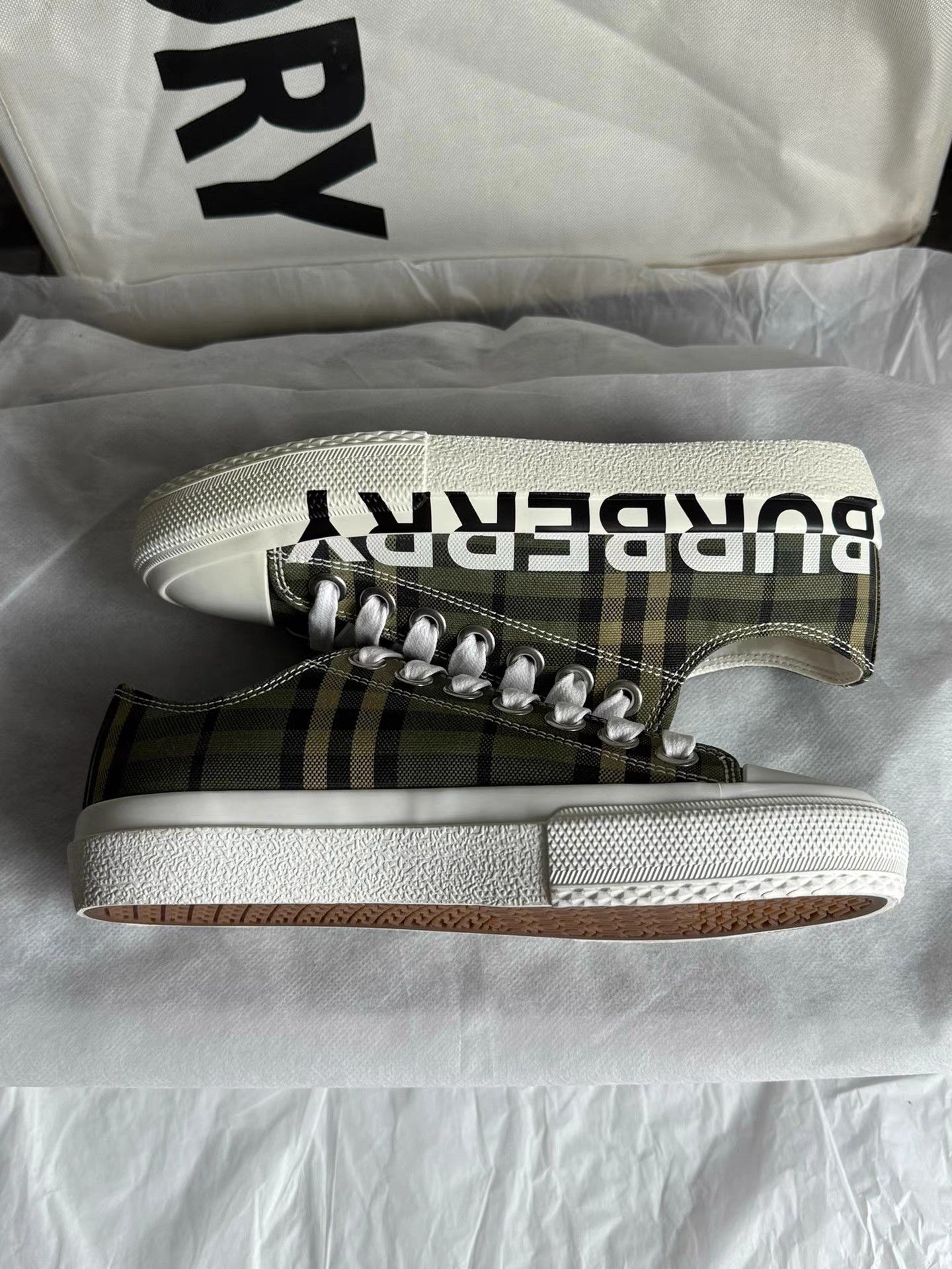 Burberry Burberry Vintage Check Sneakers K6 Size US 5 / IT 35 - 7 Thumbnail