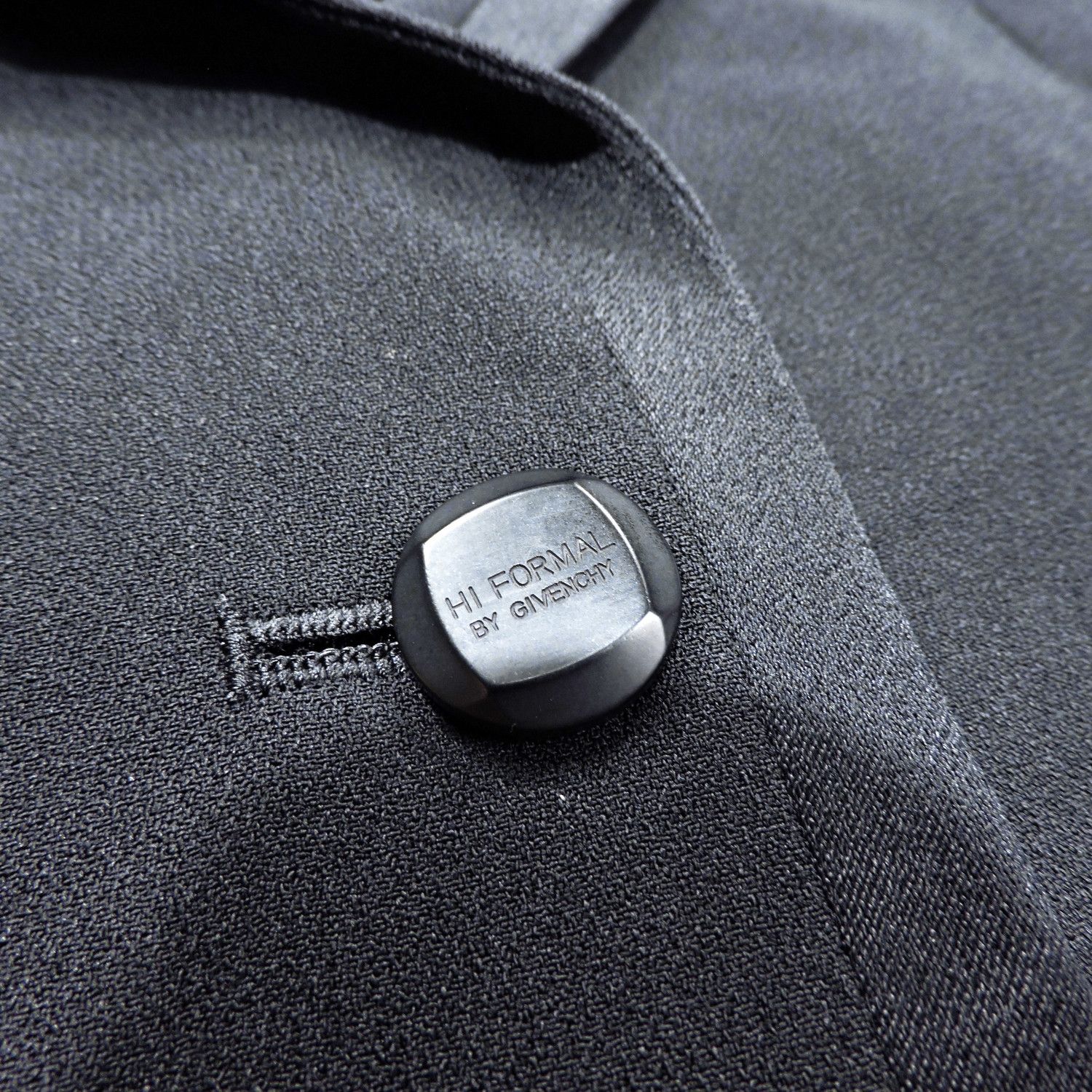 Givenchy GIVENCHY HI FORMAL SINGLE BUTTON CLOSURE TAILORED FIT BLAZER Size M / US 6-8 / IT 42-44 - 4 Thumbnail