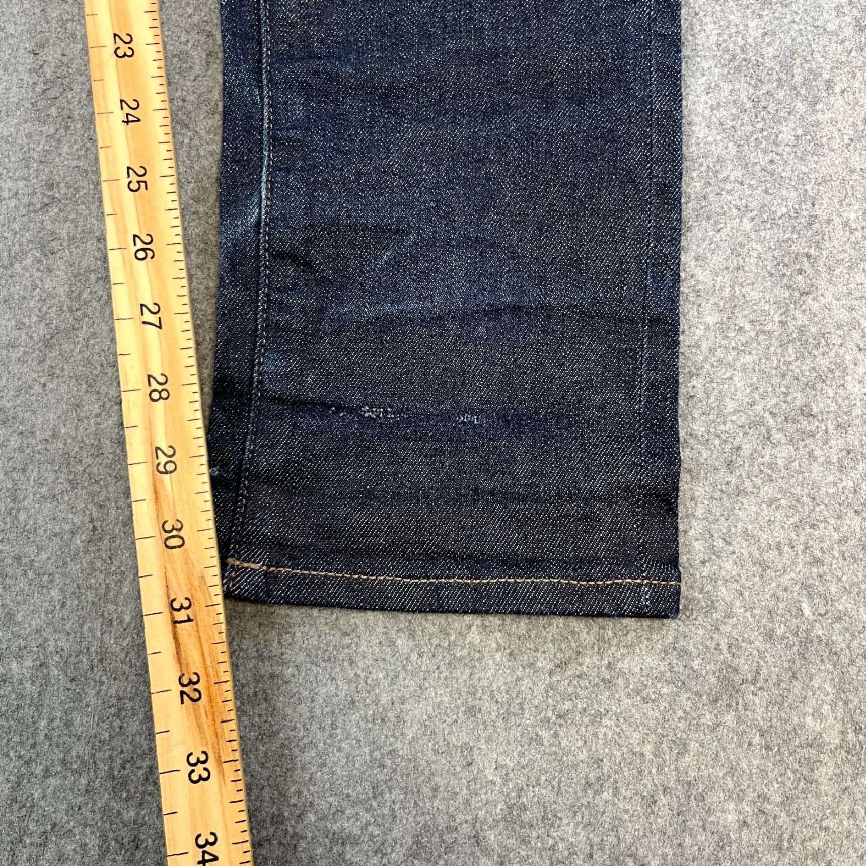 Uniqlo Uniqlo Mens Jeans Slim Straight Fit 32 32 Dark Blue Indigo Denim Slim 32 Jeans Mens Reg 5-Pocket Design Blue Mid Rise Buttons Zip Casual Vintage No Size US 32 / EU 48 - 4 Thumbnail