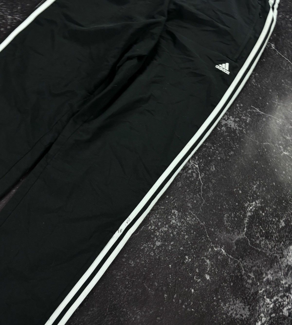 Adidas Adidas Three stripes baggy track pants Size 30" / US 8 / IT 44 - 4 Thumbnail
