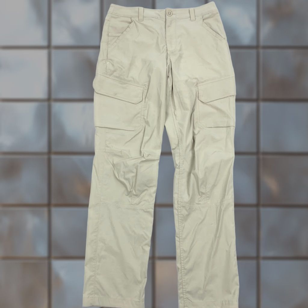 Under Armour Under Armour Cargo Pants Mens 32x32 Beige Flat Front Regular Fit Pants Size US 32 / EU 48 - 1 Thumbnail