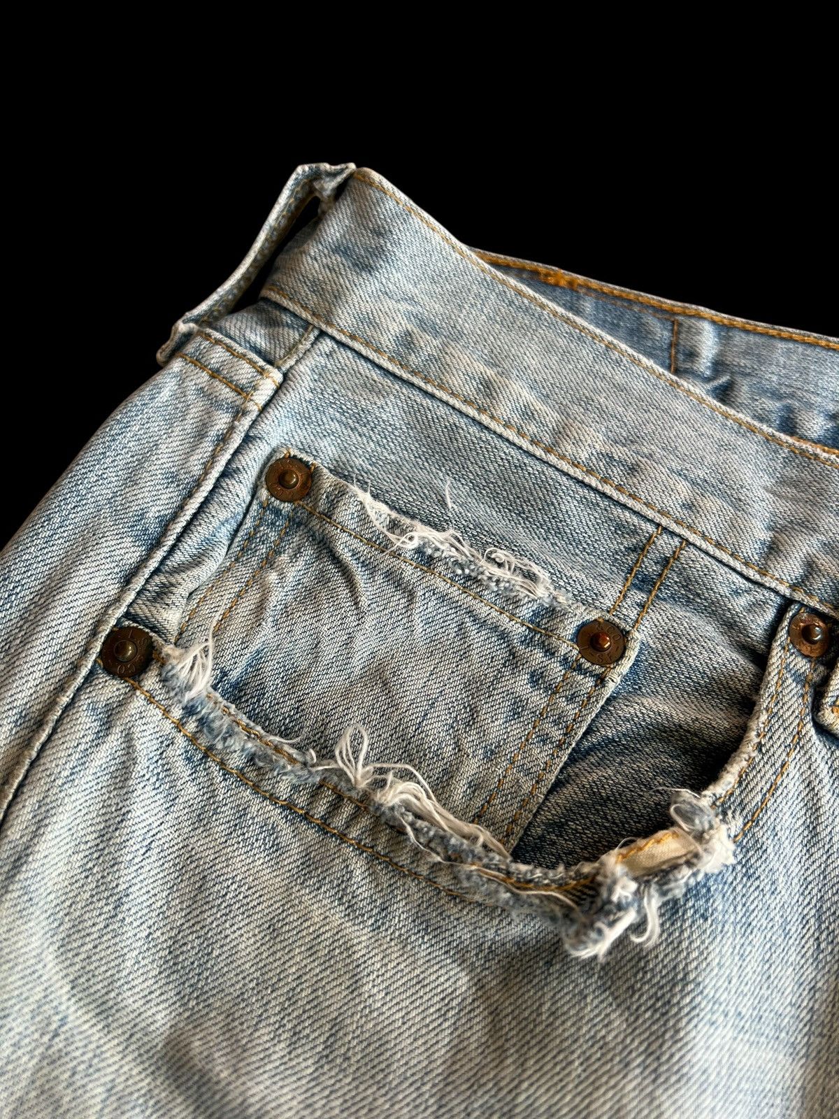 Levi's Vintage Levis 501 Nice Faded Distress Jean Size US 33 - 6 Thumbnail