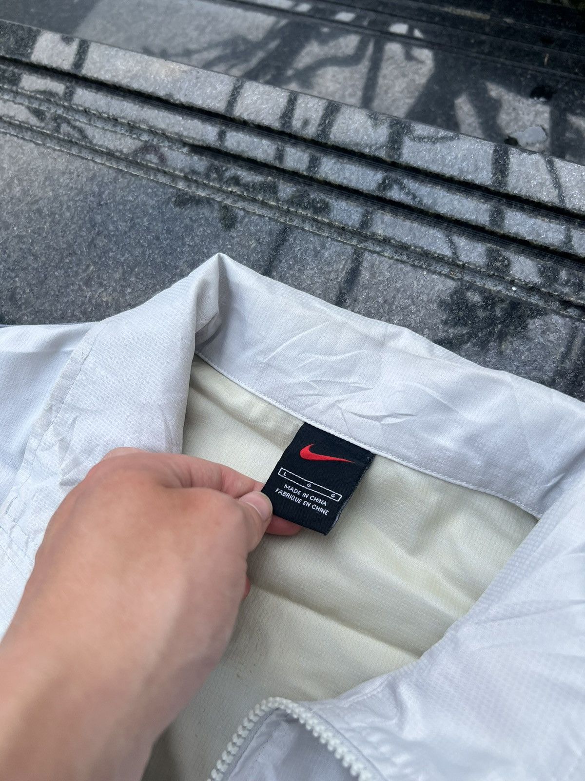 Nike × Vintage 90s Nike Swoosh Vintage Y2K Oversized Windbreaker Jacket Size US L / EU 52-54 / 3 - 7 Thumbnail