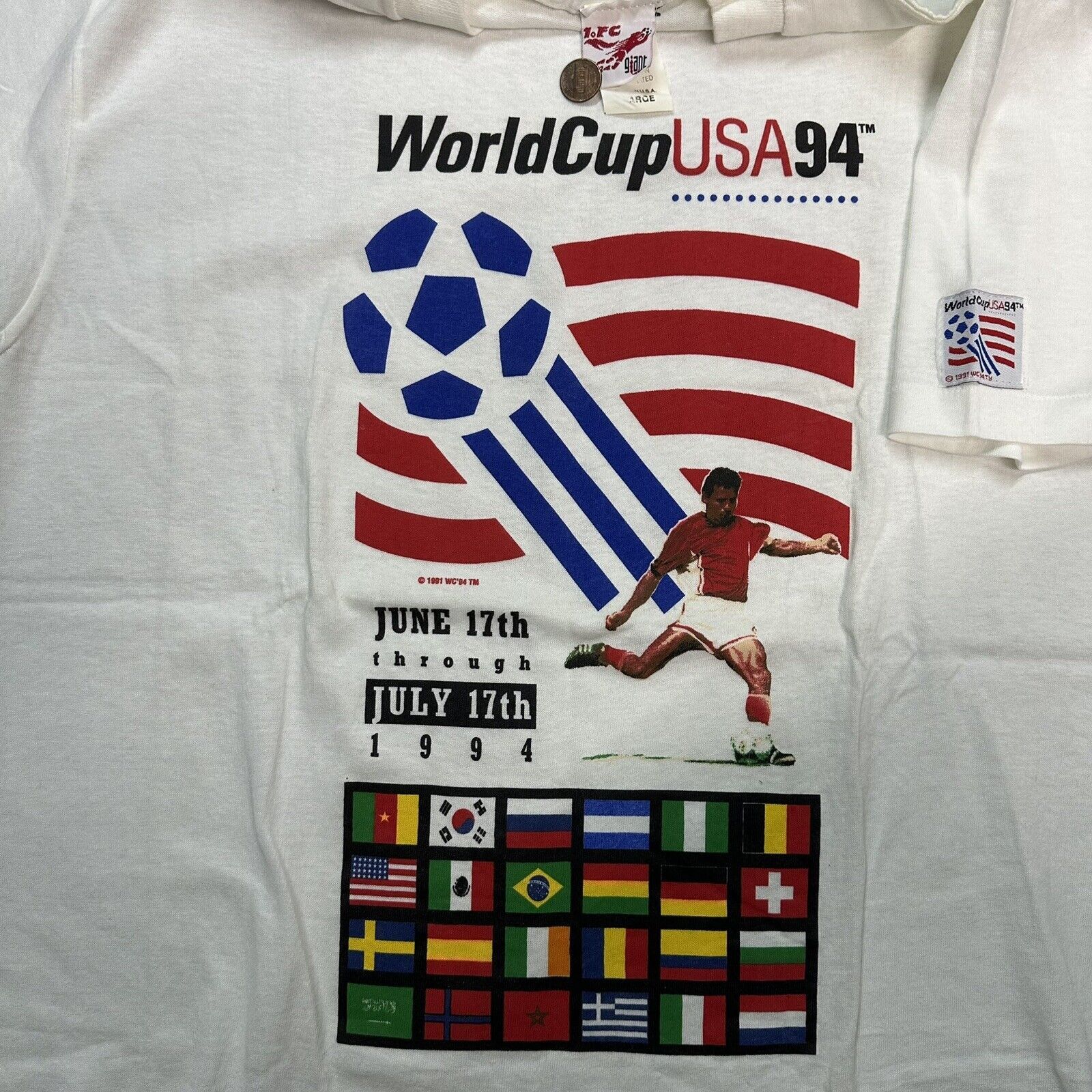 Giant Vintage 1994 Giant FIFA World Cup USA Soccer T-Shirt Size US L / EU 52-54 / 3 - 1 Thumbnail