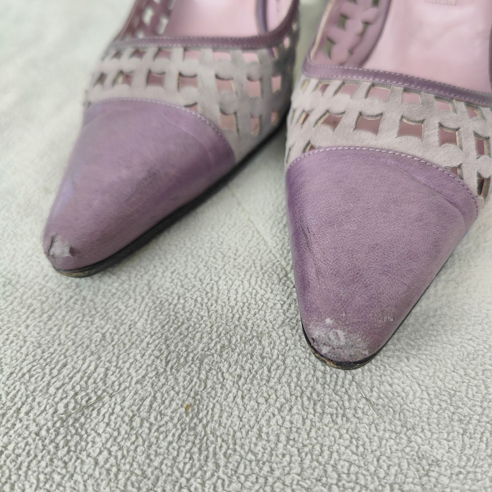 Other Manolo Blahnik Laser Cut Pumps Womens 37.5 7.5 Purple Size US 7.5 / IT 37.5 - 4 Thumbnail