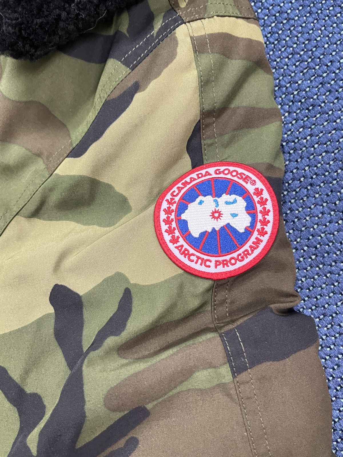 Canada Goose Canada Goose Bromely Bomber Jacket Size Large Size US L / EU 52-54 / 3 - 9 Thumbnail