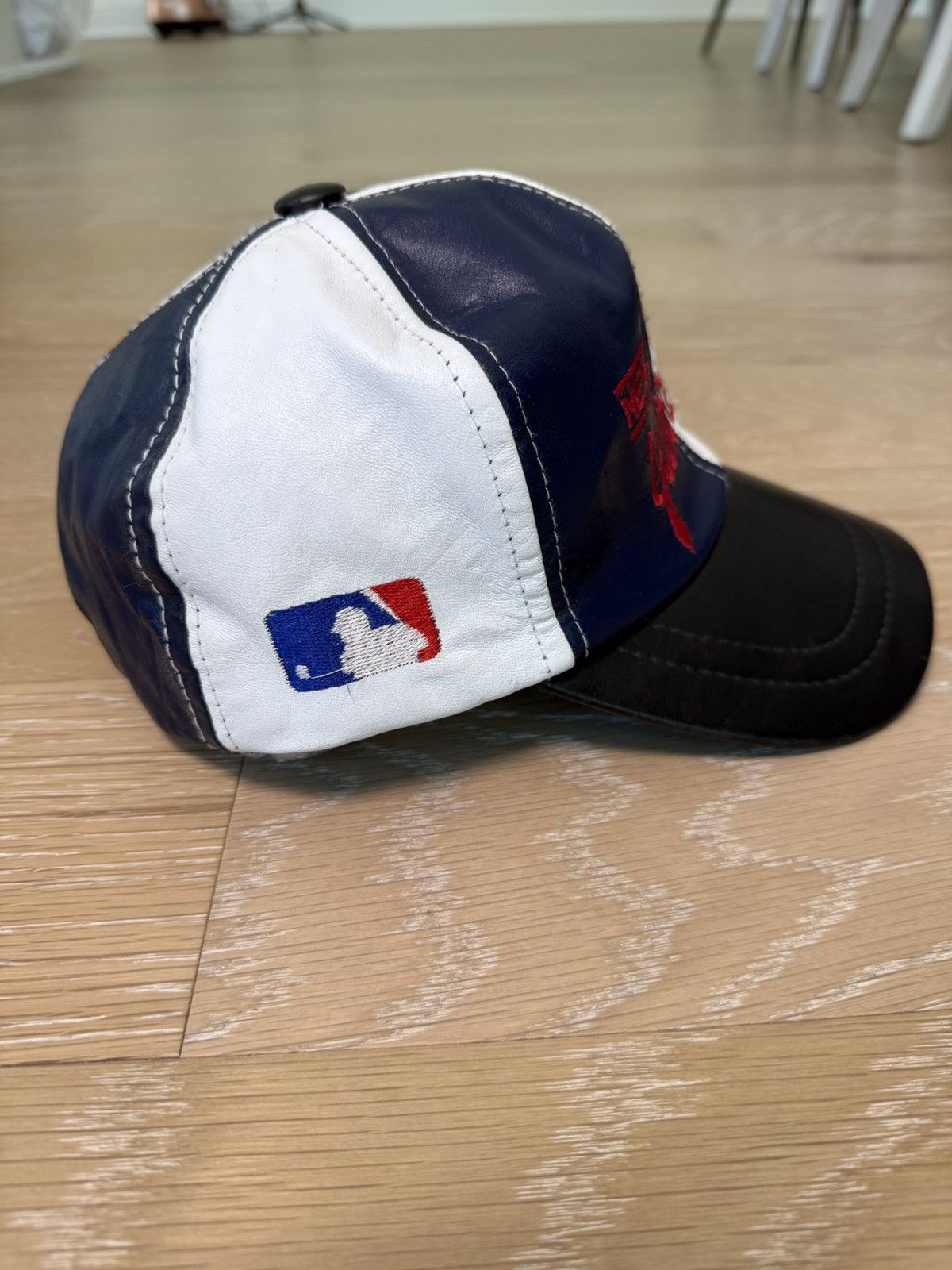 MLB Vintage New York Yankees Leather SnapBack Baseball Hat Size ONE SIZE - 6 Thumbnail