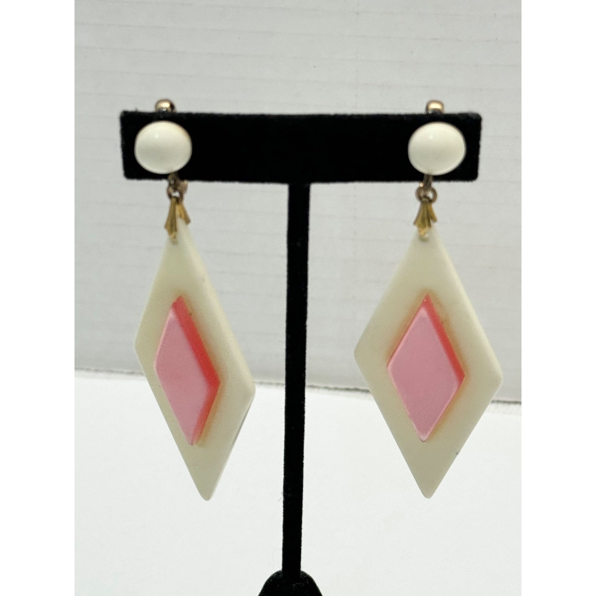 Vintage Vintage pink plastic dangle drop earrings Size ONE SIZE - 5 Thumbnail