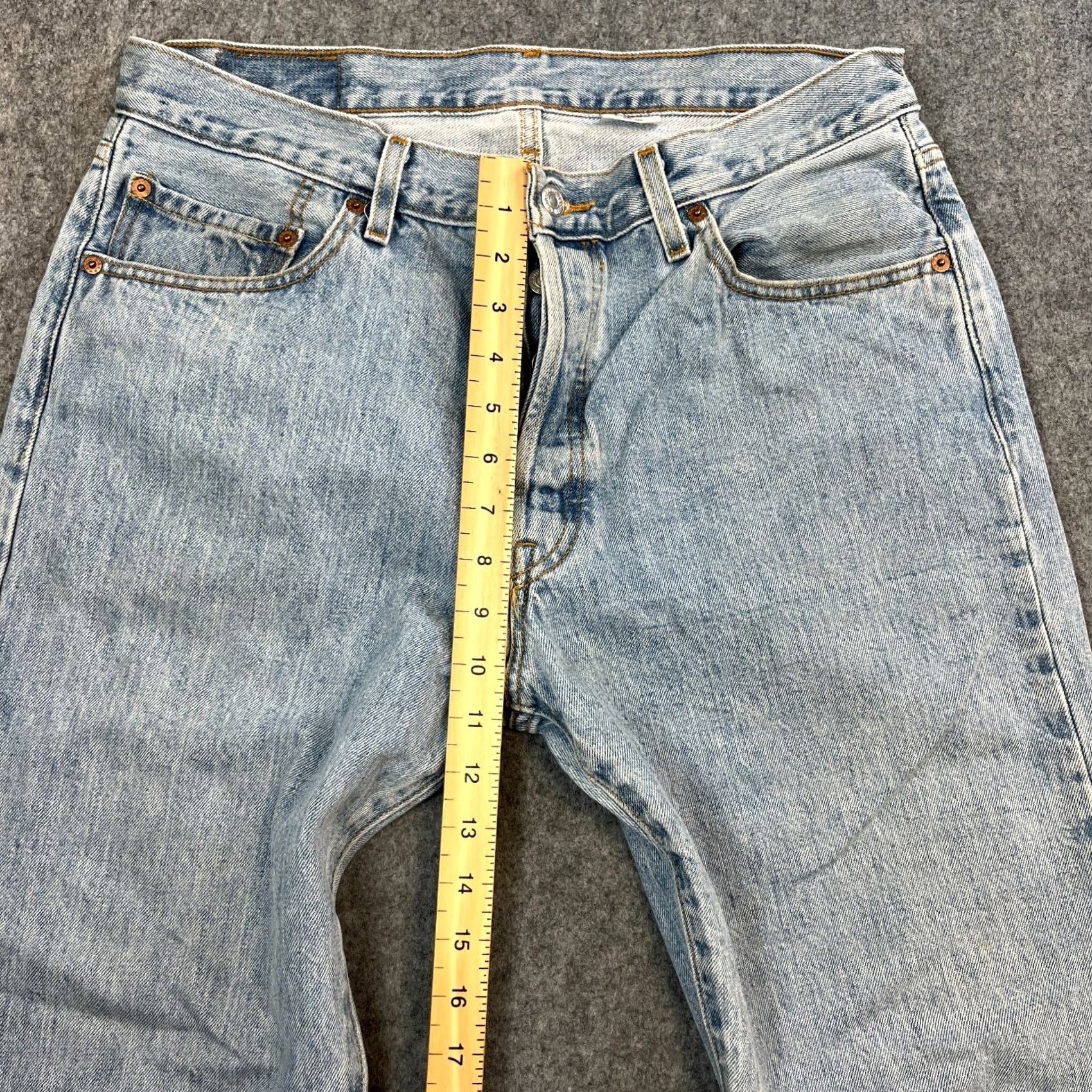 Levi's Levi's 501 Mens Jeans Regular Straight 34 30 Light Wash Blue Vintage 00s jeans Mens 34 Light Blue 501 Series Vintage Jeans Size US 34 / EU 50 - 5 Thumbnail