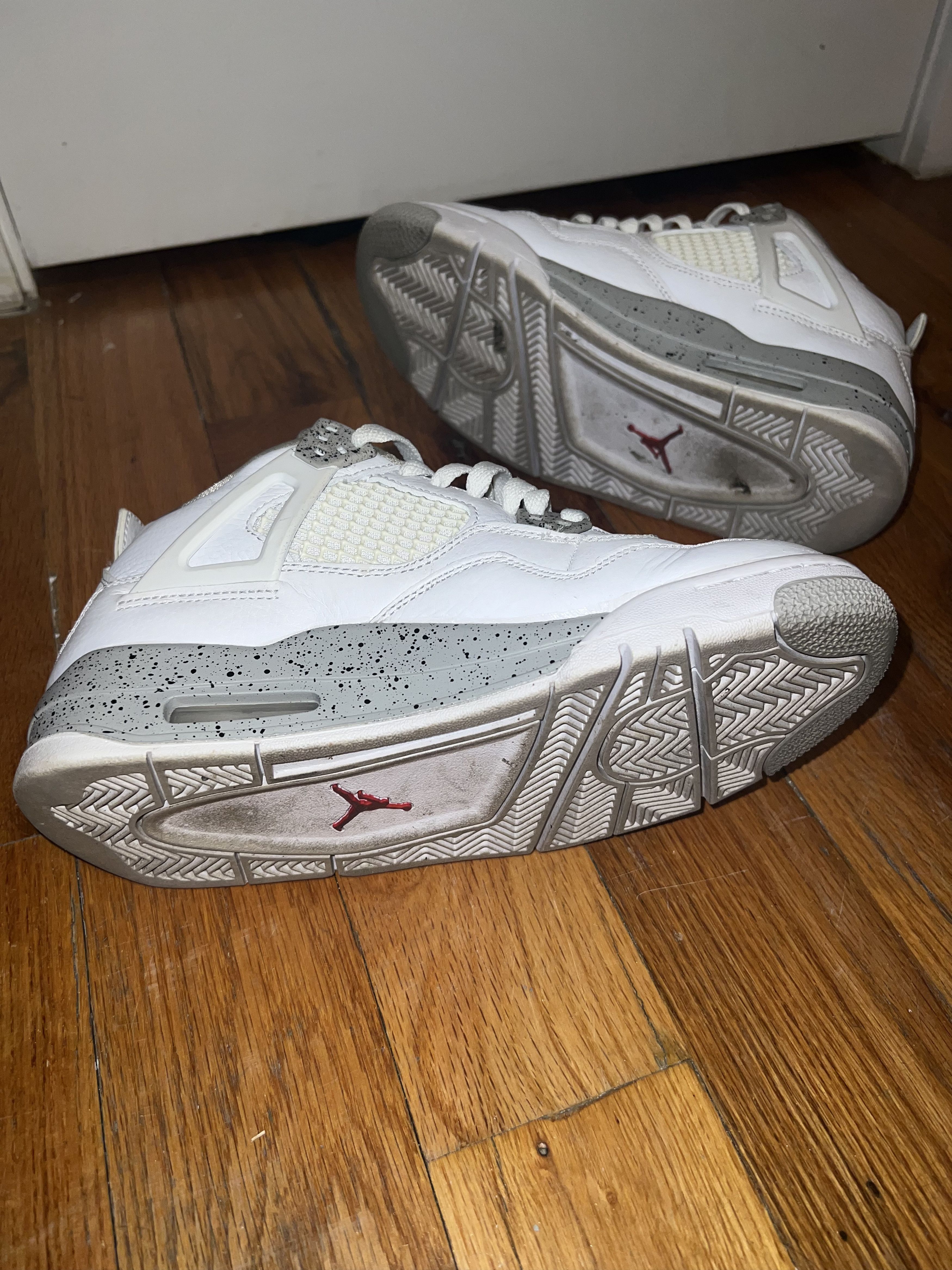 Nike Nike Jordan 4 Retro White Oreo 6.5 Youth GS, Used Once Size US 6.5 / EU 39-40 - 10 Thumbnail