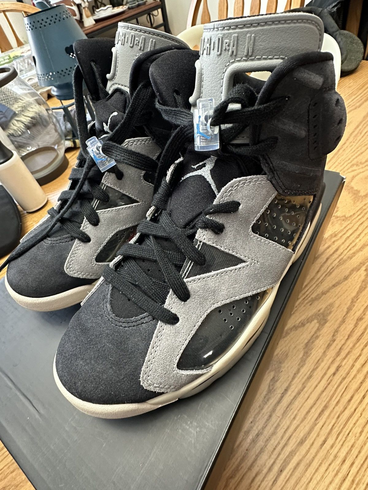 Jordan Brand × Nike Women’s Air Jordan 6 Retro Size US 7 / IT 37 - 1 Thumbnail