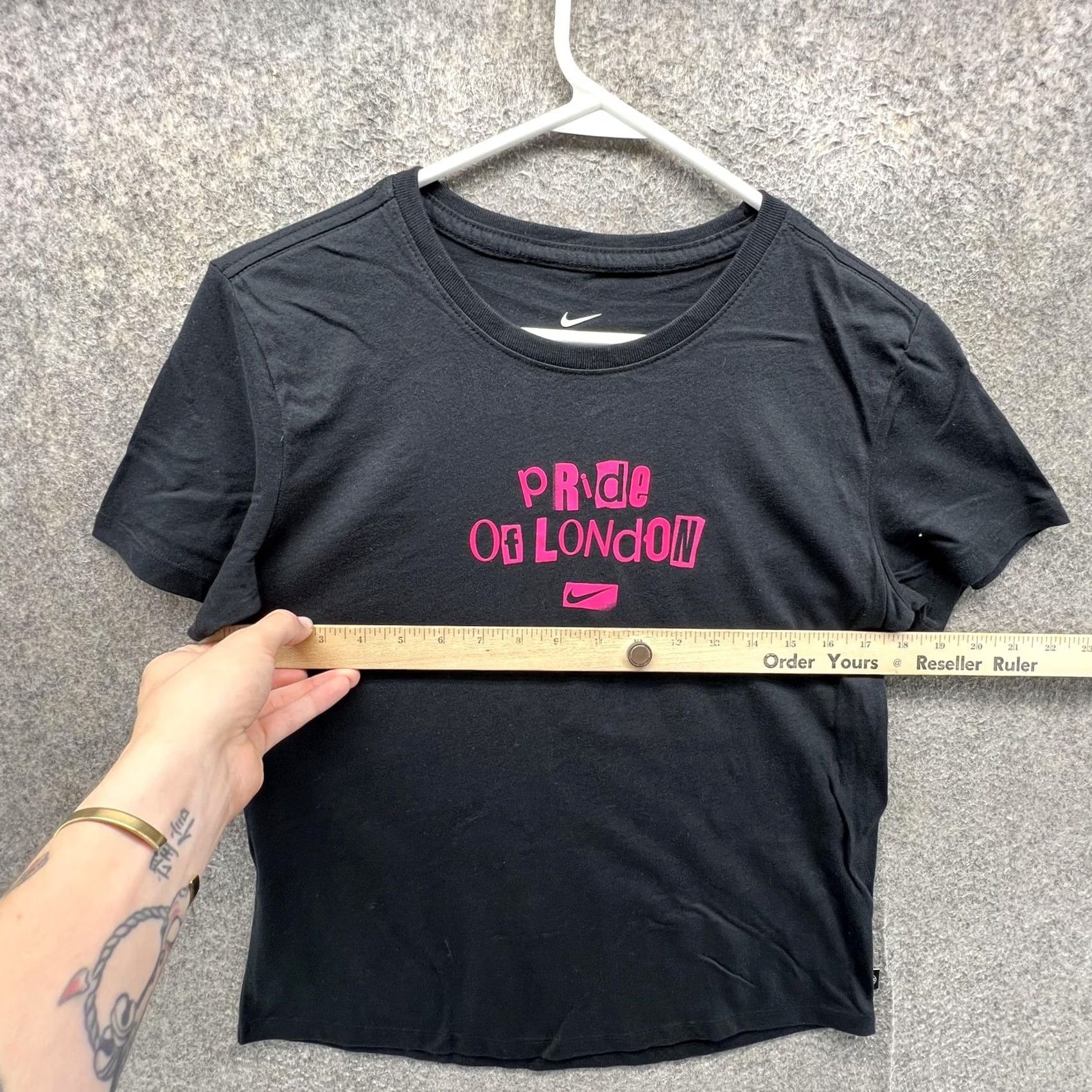 Nike Nike Shirt Women Small Black Pride Of London Graphic Cotton Tagless Crewneck Tee Size S / US 4 / IT 40 - 5 Thumbnail