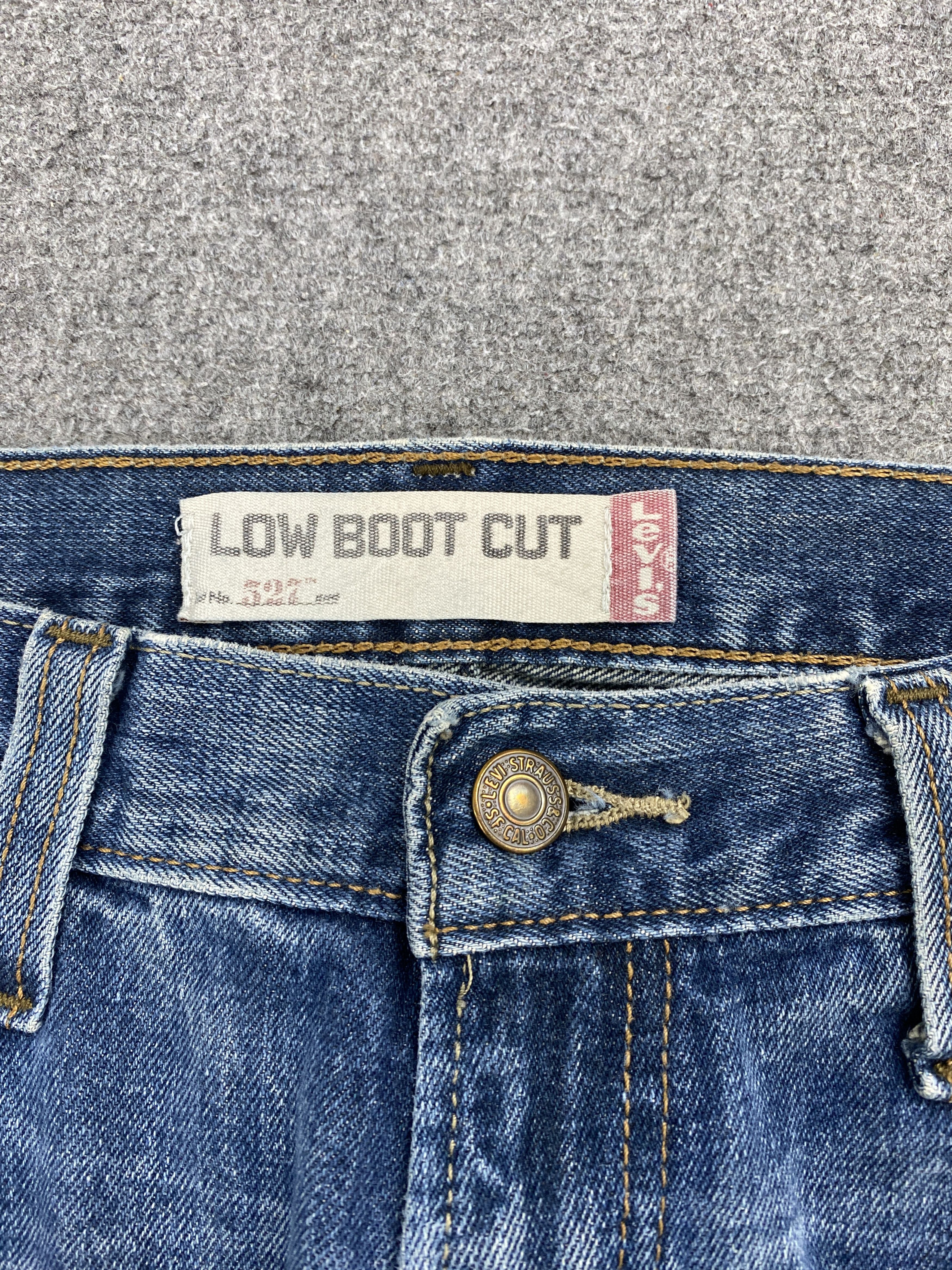 Levi's × Vintage Faded Blue Vintage Levi's 527 Bootcut Jeans Size US 35 - 8 Thumbnail