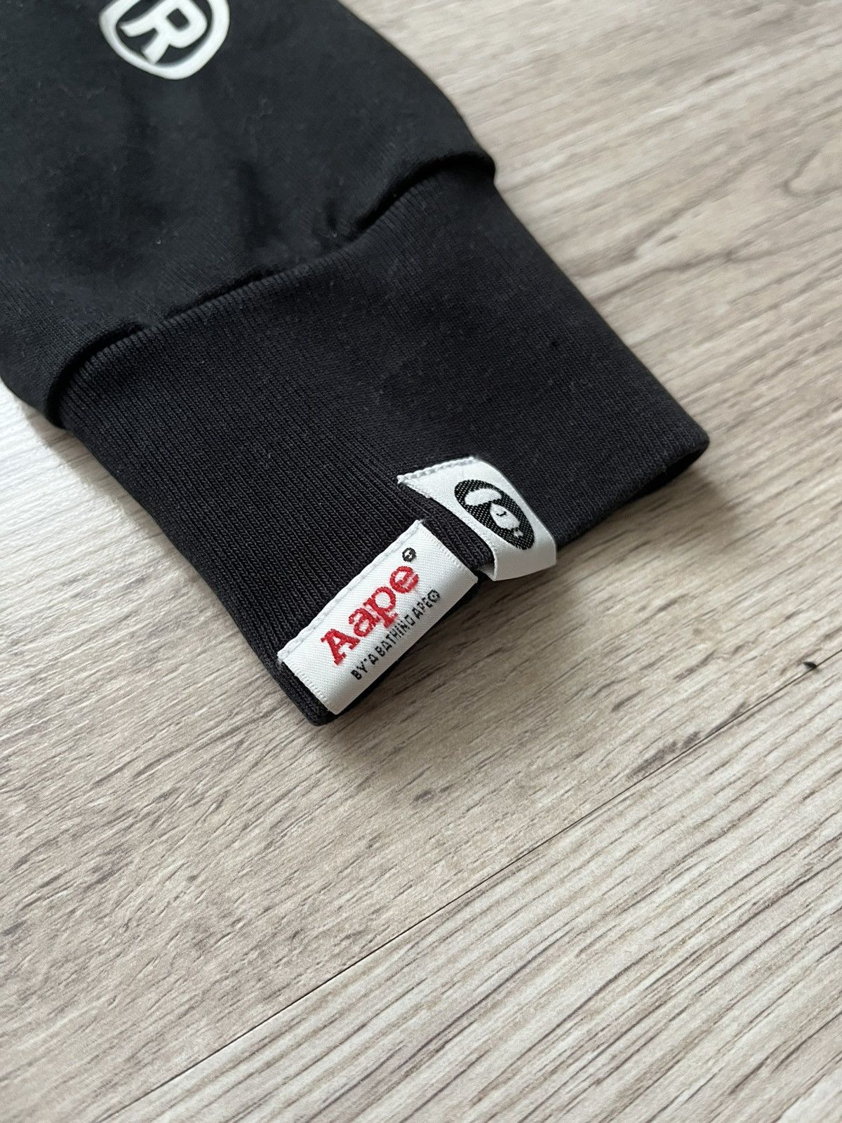 Aape A Bathing Ape Long Sleeve Tee Big Embroidered Logo Size US S / EU 44-46 / 1 - 5 Thumbnail