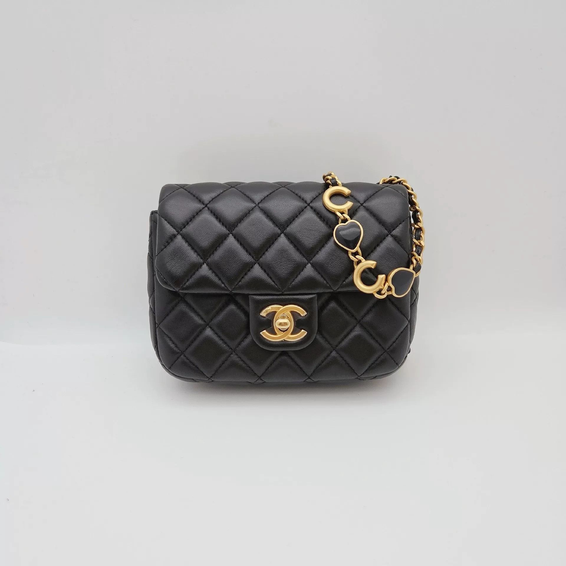 Chanel Pre-loved Bag Very good condition Size ONE SIZE - 1 Thumbnail