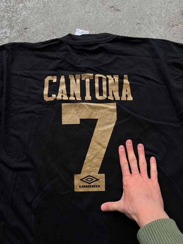 Umbro Eric Cantona Manchester United Umbro “Pure Gold” limited tee Size US XL / EU 56 / 4 - 5 Thumbnail