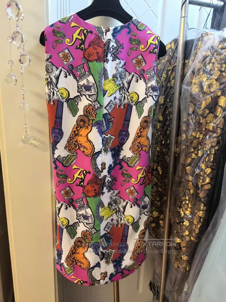 Versace Versace The main line is full of logo dresses Size M / US 6-8 / IT 42-44 - 5 Thumbnail