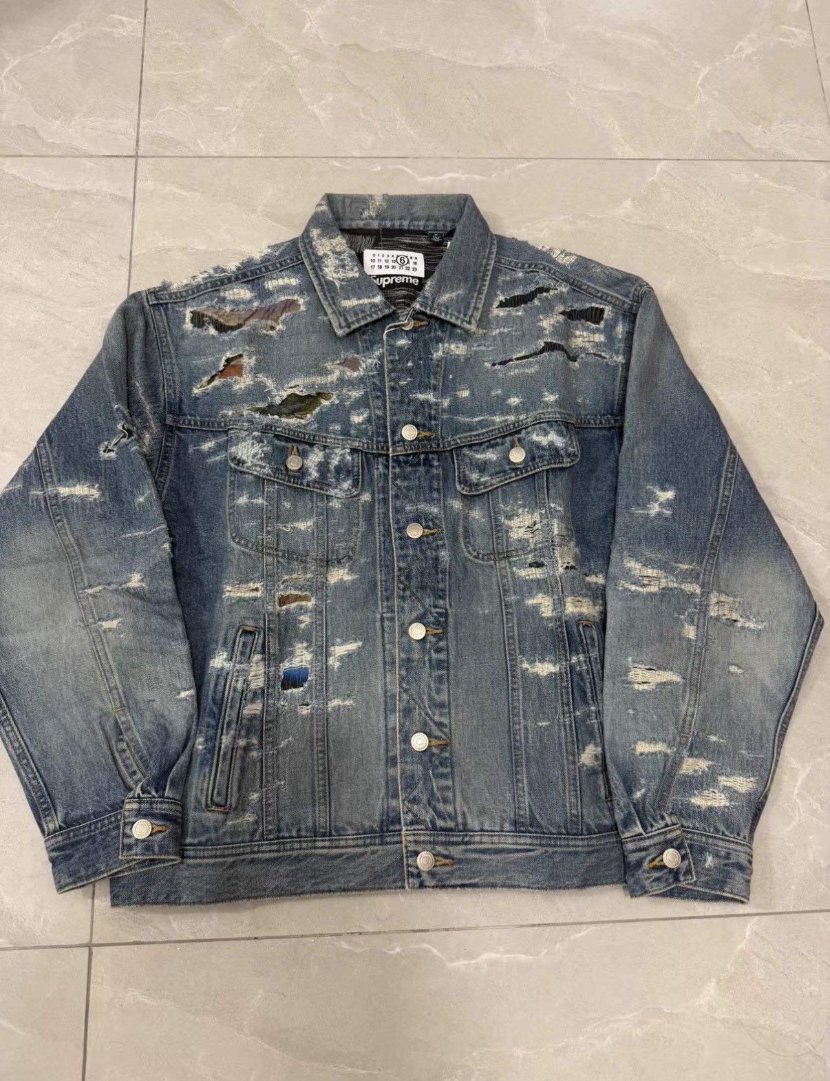 Supreme Supreme × MM6 Maison Margiela SS26 Denim Trucker Jacket J34 Size US M / EU 48-50 / 2 - 1 Thumbnail