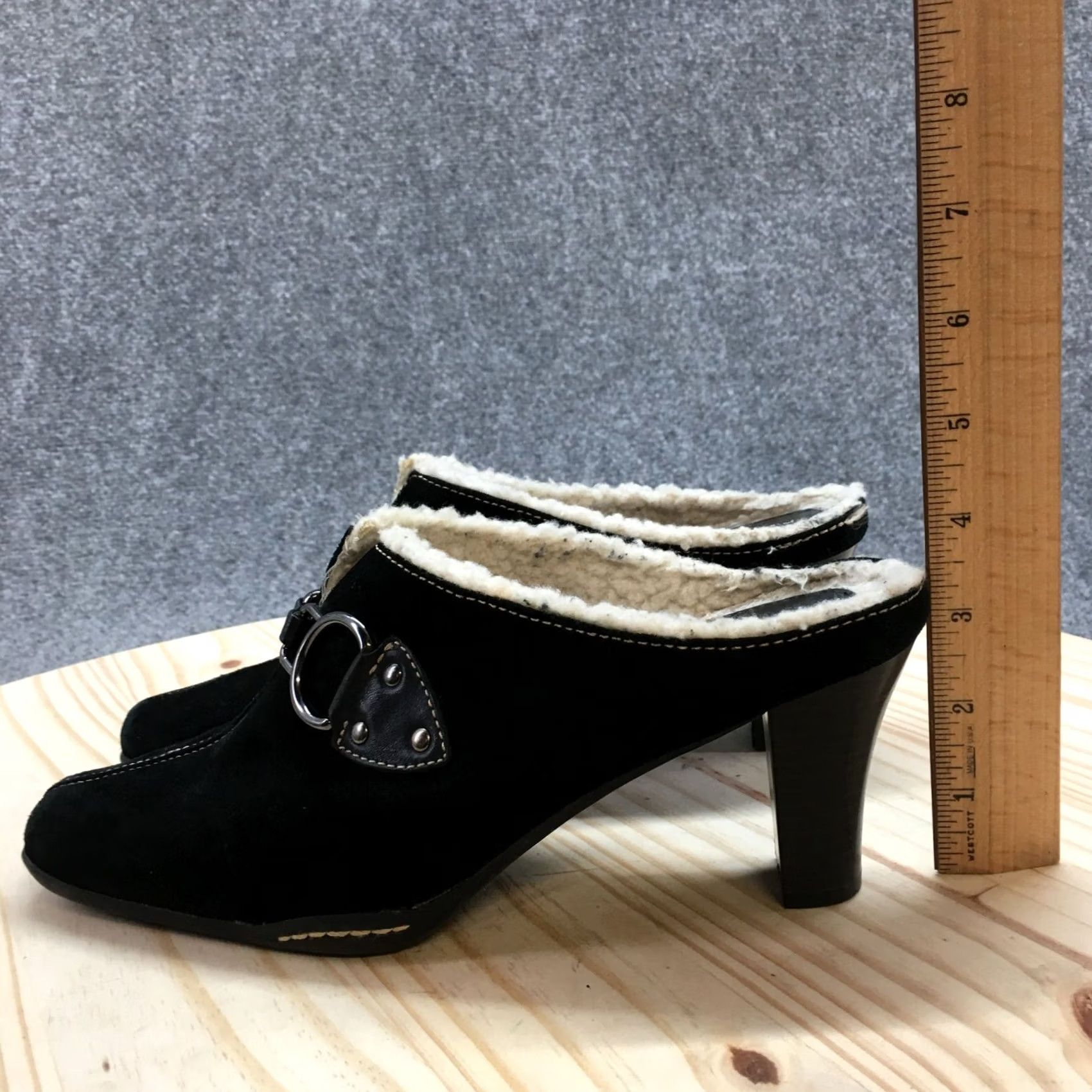 Vintage Aerosoles Sandals Womens 9.5 B Casual Slip On Lined Mules Black Suede Heels Size US 10 / IT 40 - 6 Thumbnail