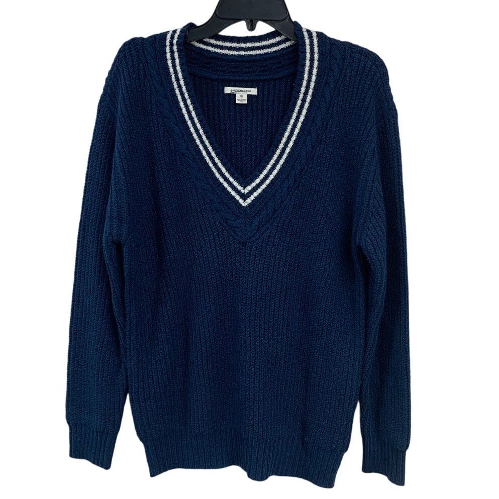 American Eagle Outfitters New AEO Womens XS Navy Blue Long Sleeve V Neck Knit Sweater Size XS / US 0-2 / IT 36-38 - 1 Thumbnail