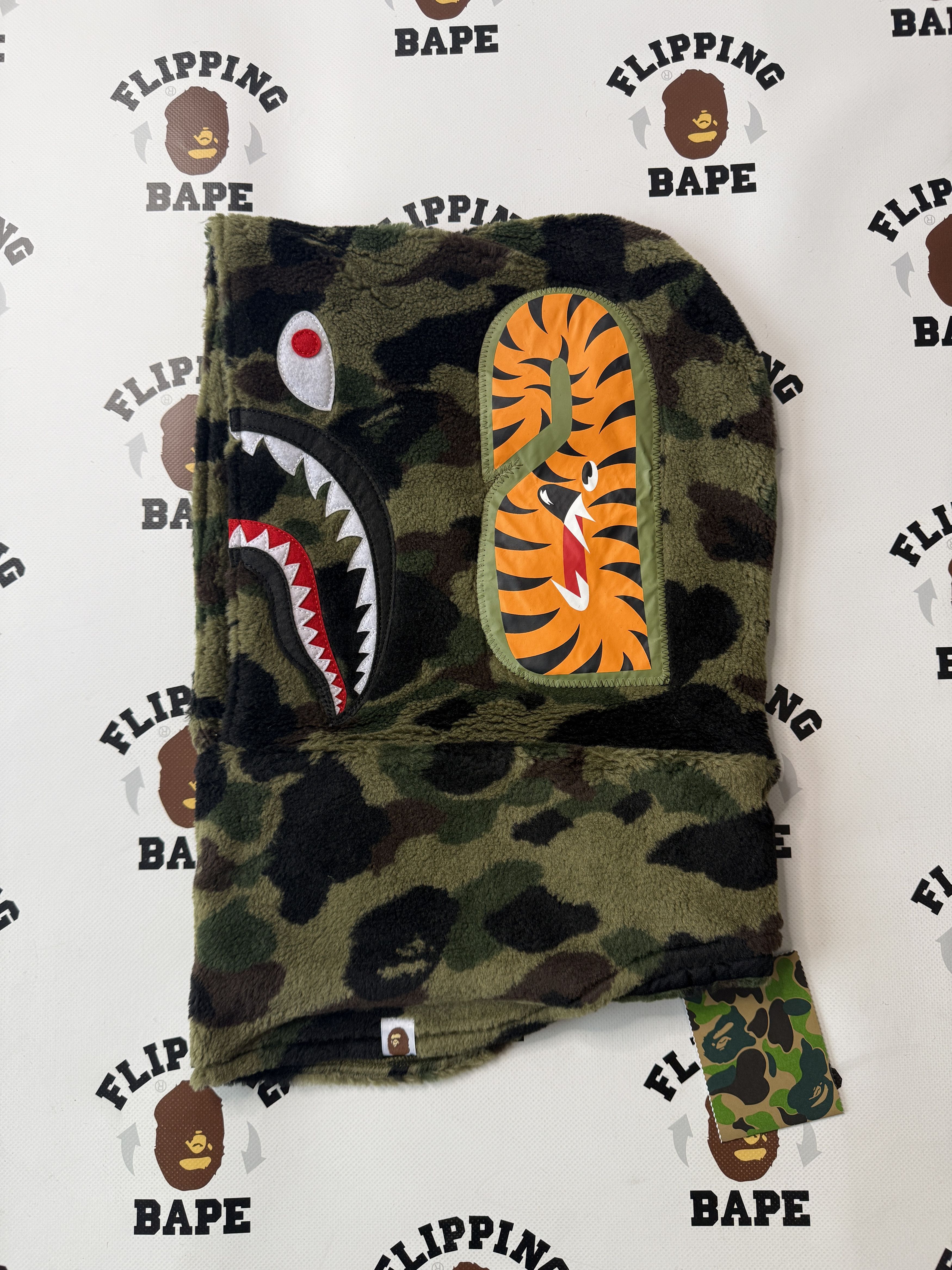 Bape 1ST CAMO SHARK BOA SNOOD Size ONE SIZE - 9 Thumbnail