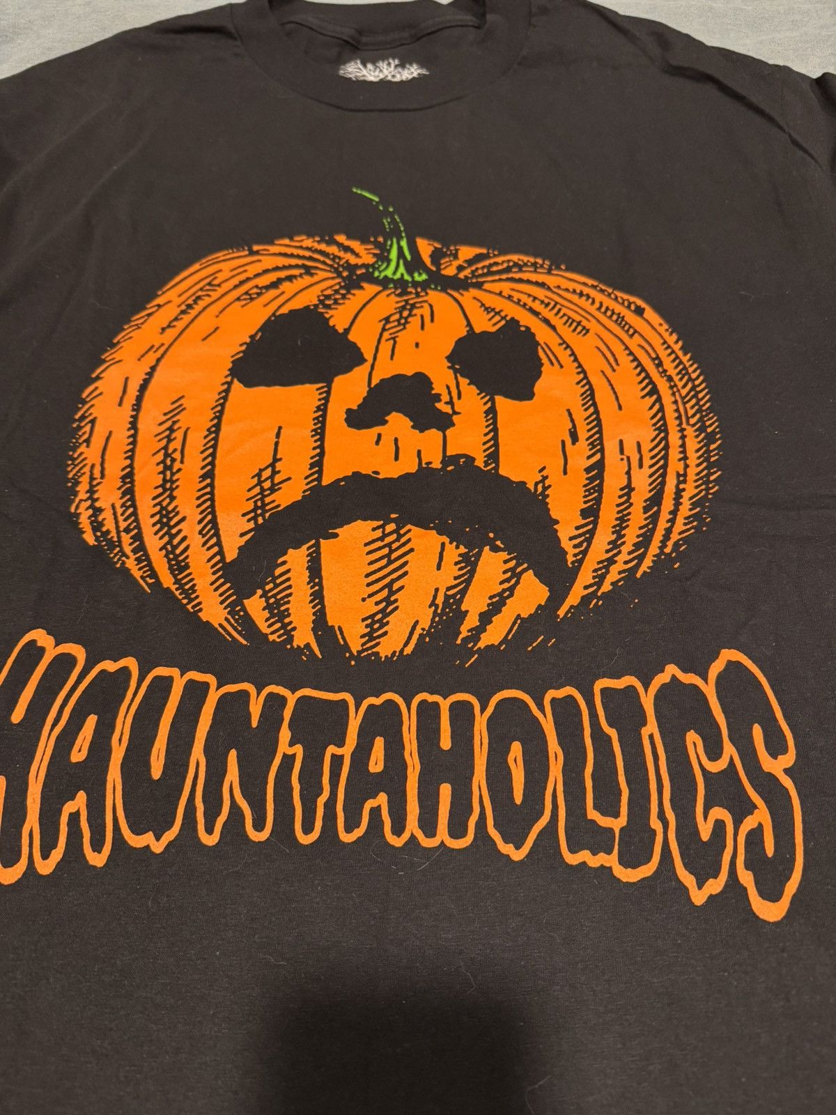 Haunted Mound Hauntaholics cheapest Pumpkin tee