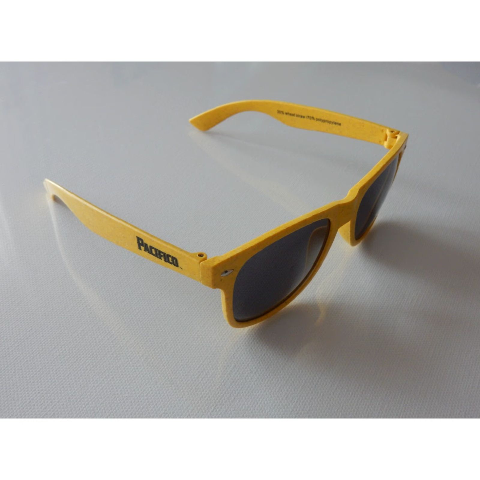 Vintage Unbranded Pacifico Sunglasses Sunglasses Unisex Adults Yellow Frame Sunglasses 90s? Size ONE SIZE - 2 Thumbnail