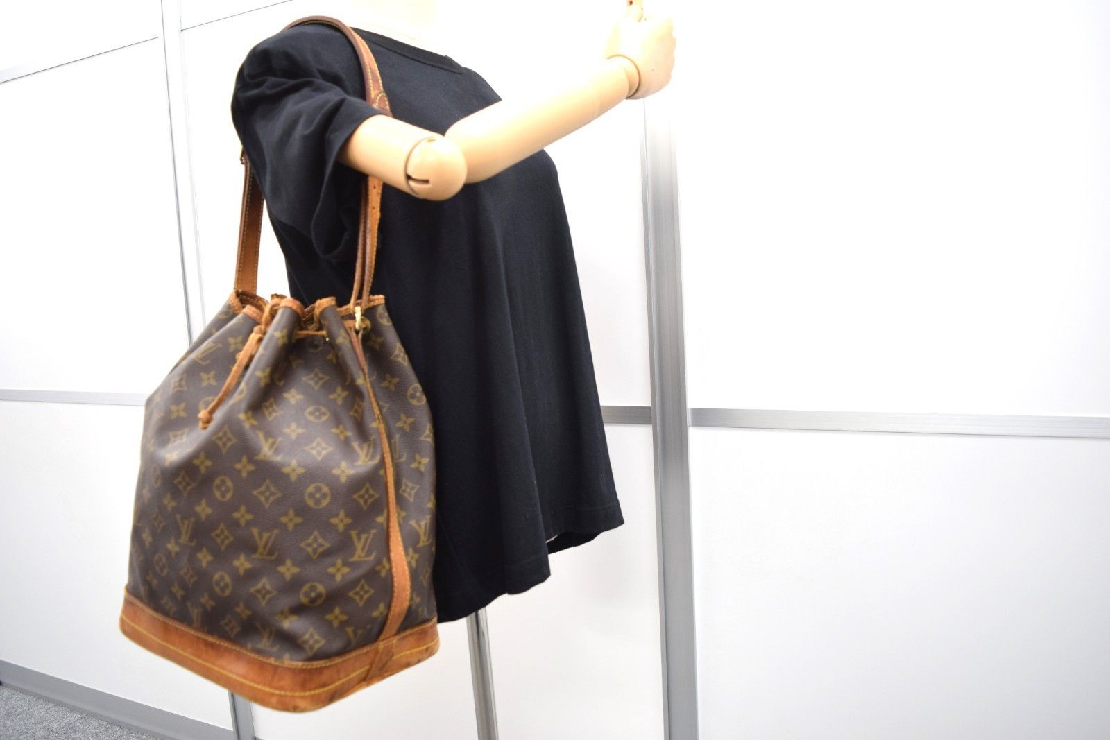Louis Vuitton Louis Vuitton Noe Shoulder Bag Monogram M42224 Size ONE SIZE - 14 Thumbnail